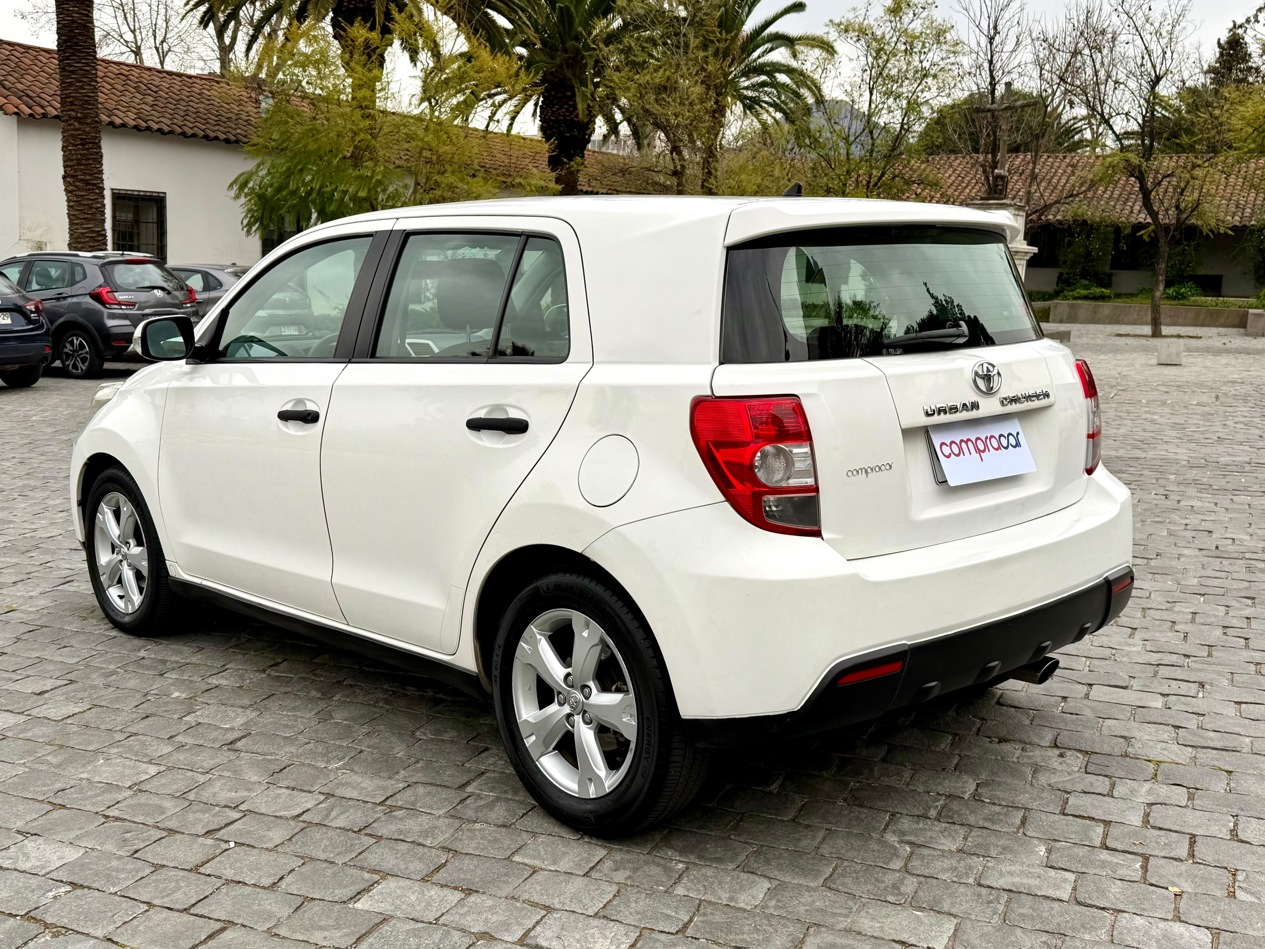 Toyota Urban — foto 4 de 17