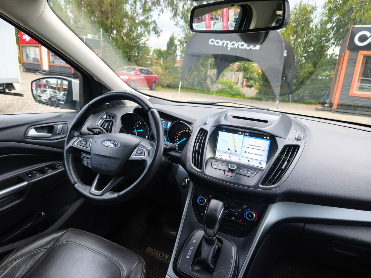 Ford Escape — foto 9 de 13