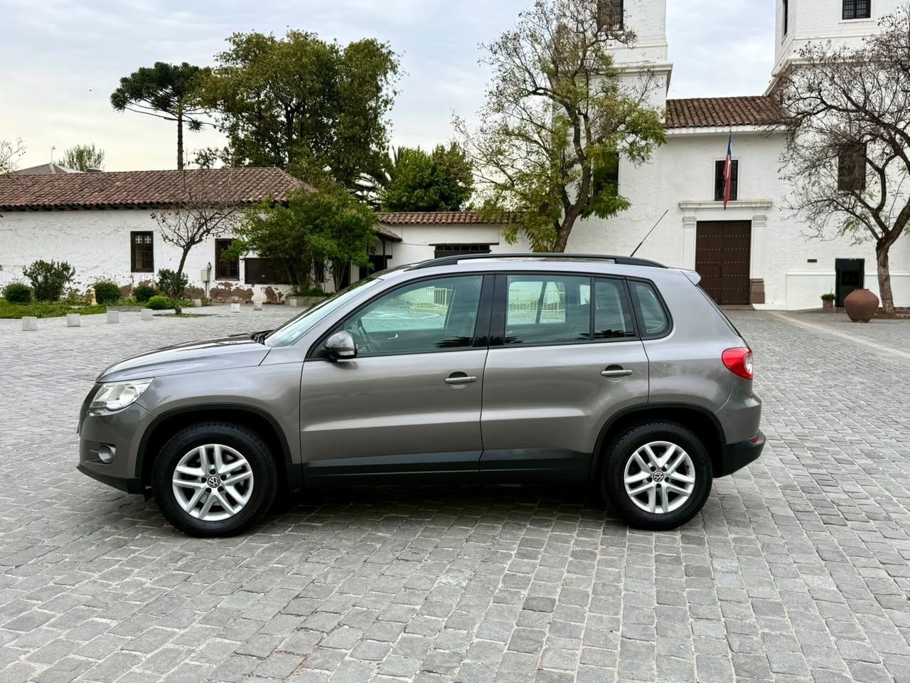 Volkswagen Tiguan — foto 5 de 20