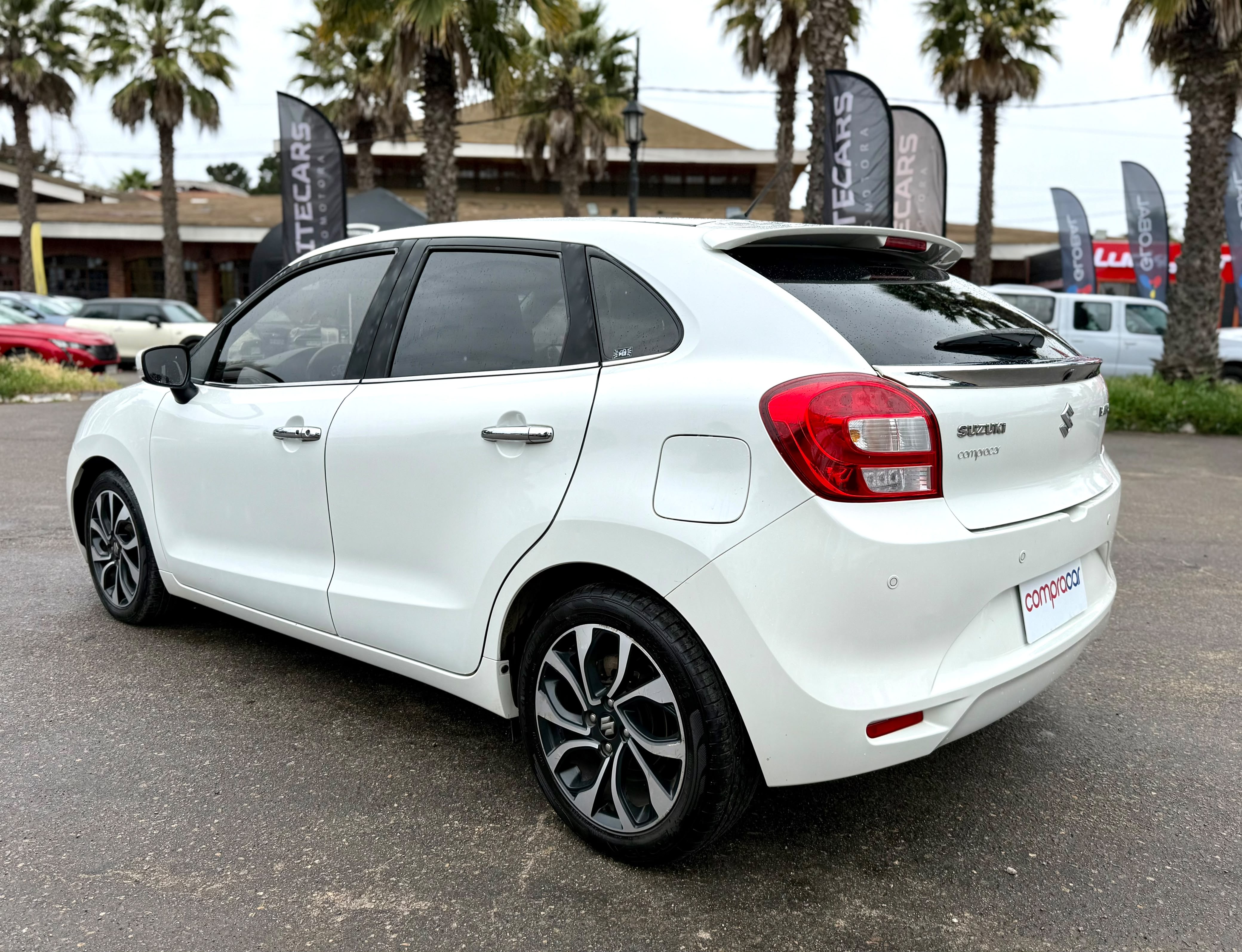 Suzuki Baleno — foto 4 de 15