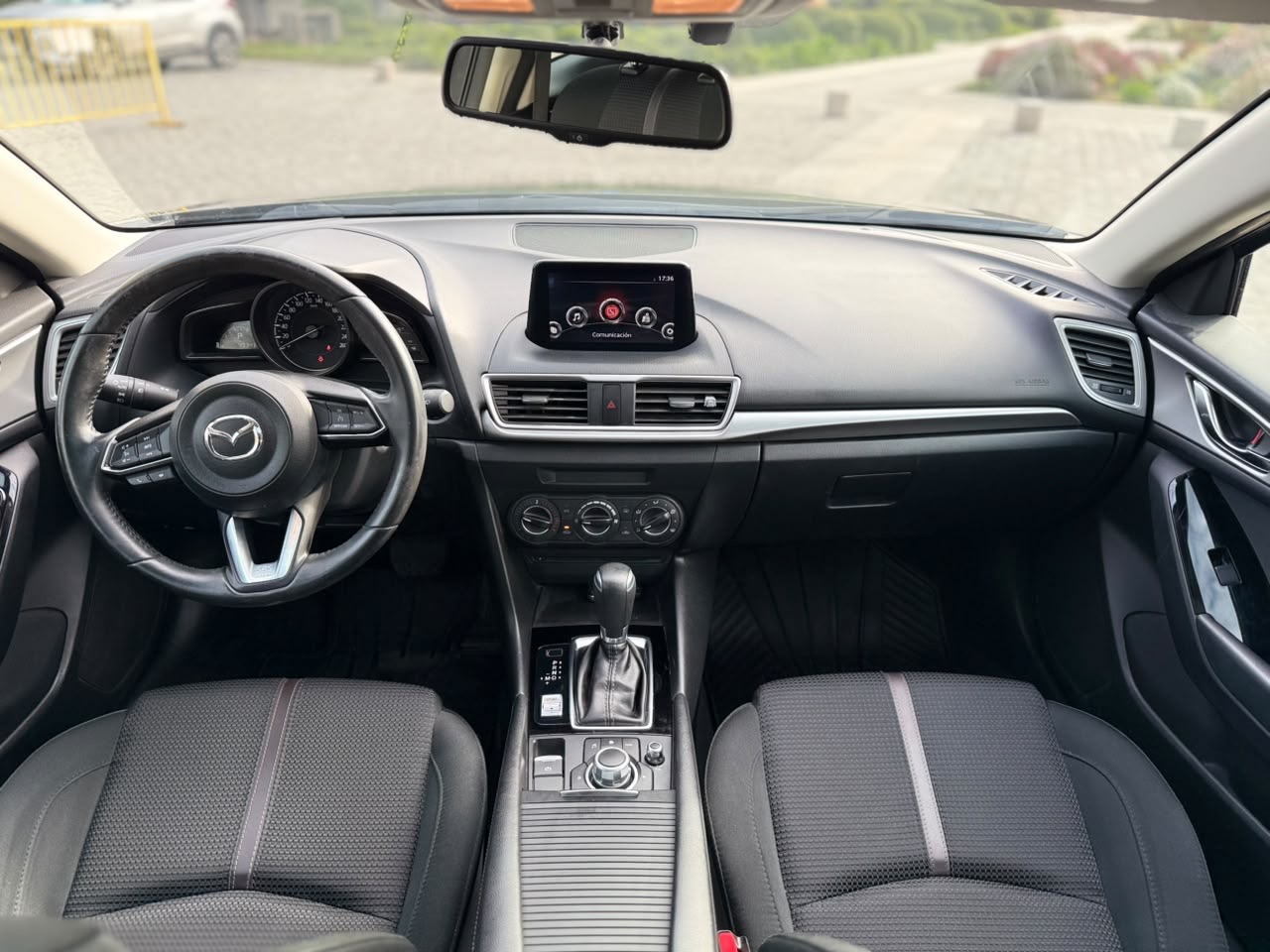Mazda 3 — foto 10 de 15