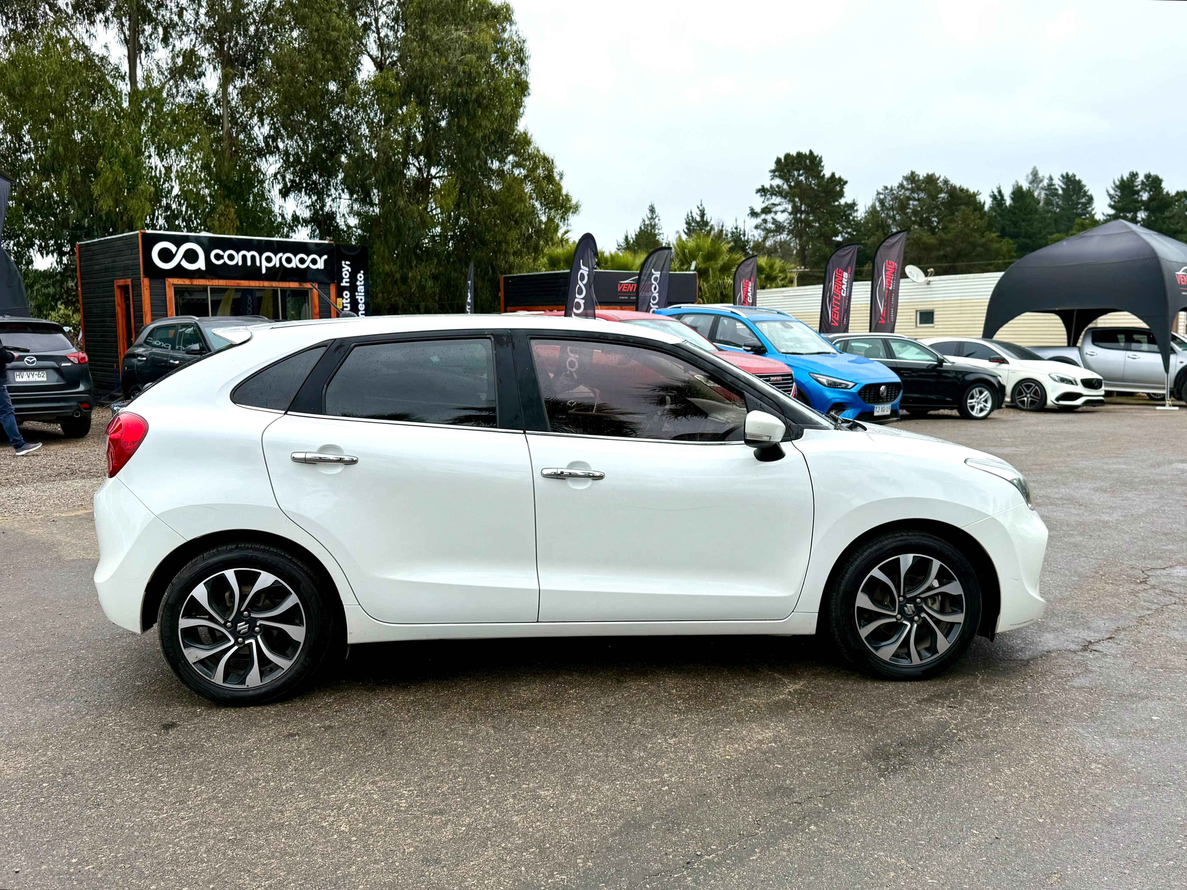 Suzuki Baleno — foto 6 de 15