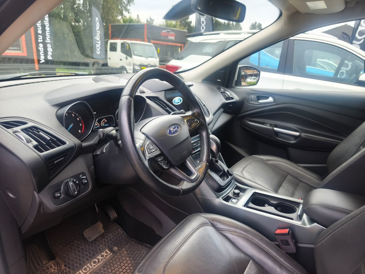Ford Escape — foto 12 de 13