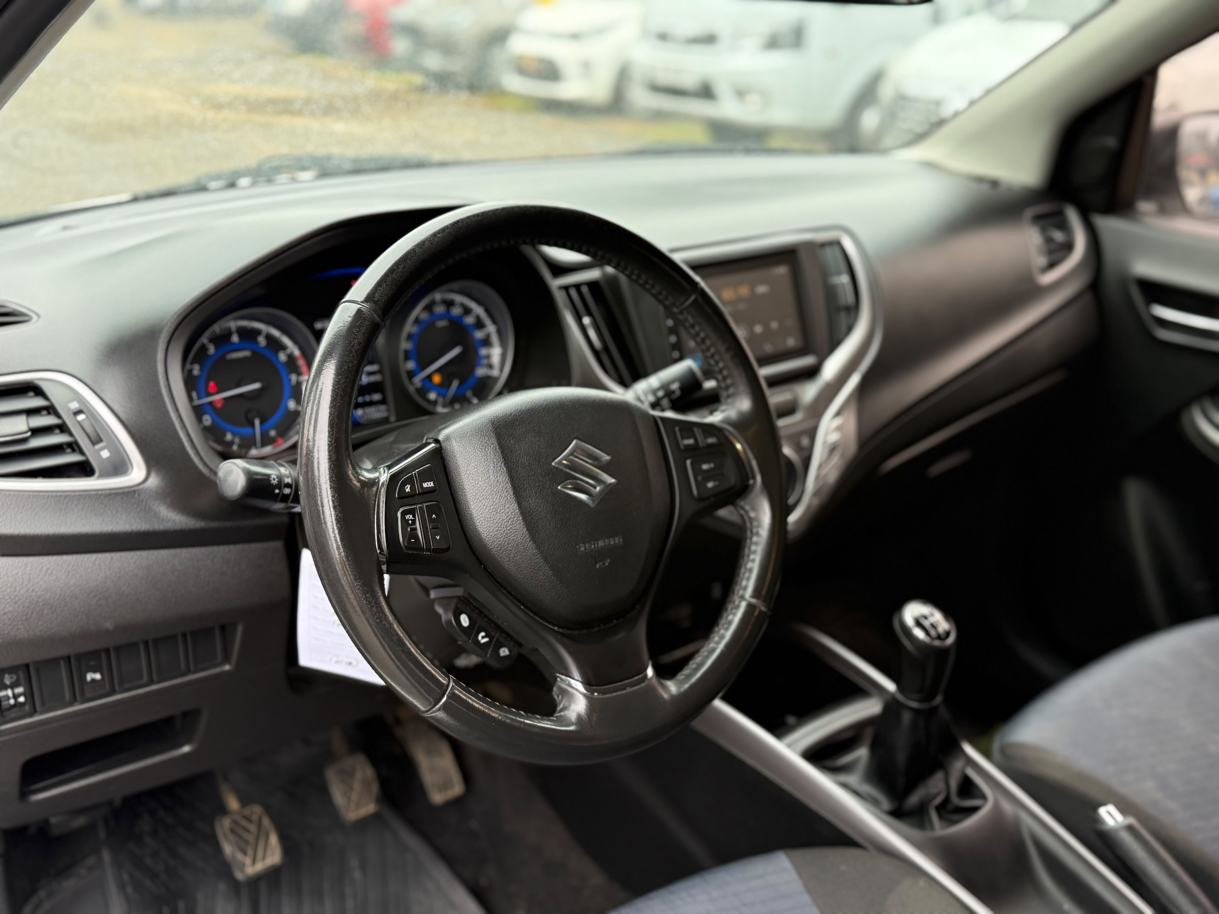 Suzuki Baleno — foto 14 de 15