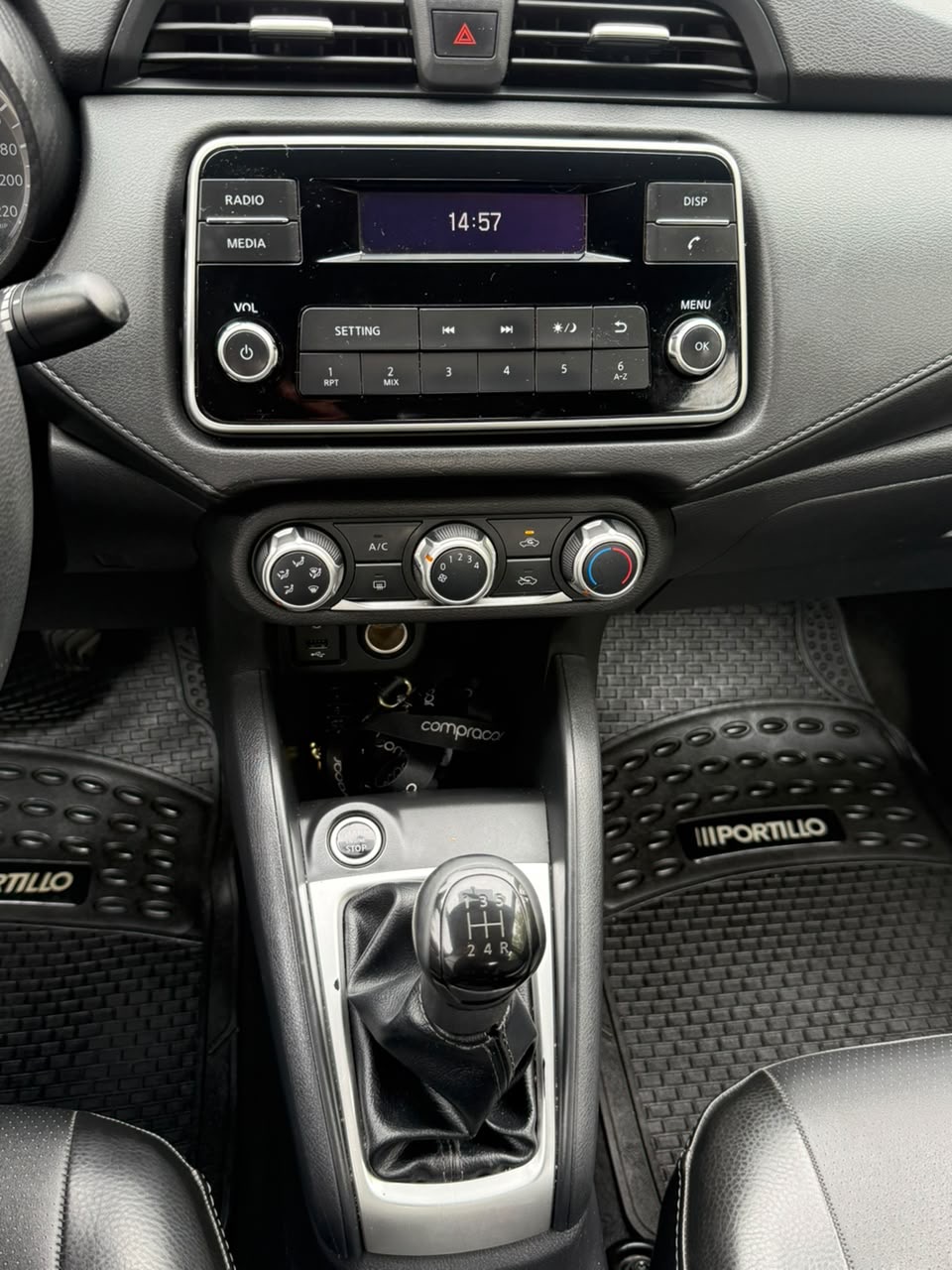 Nissan Versa — foto 12 de 16