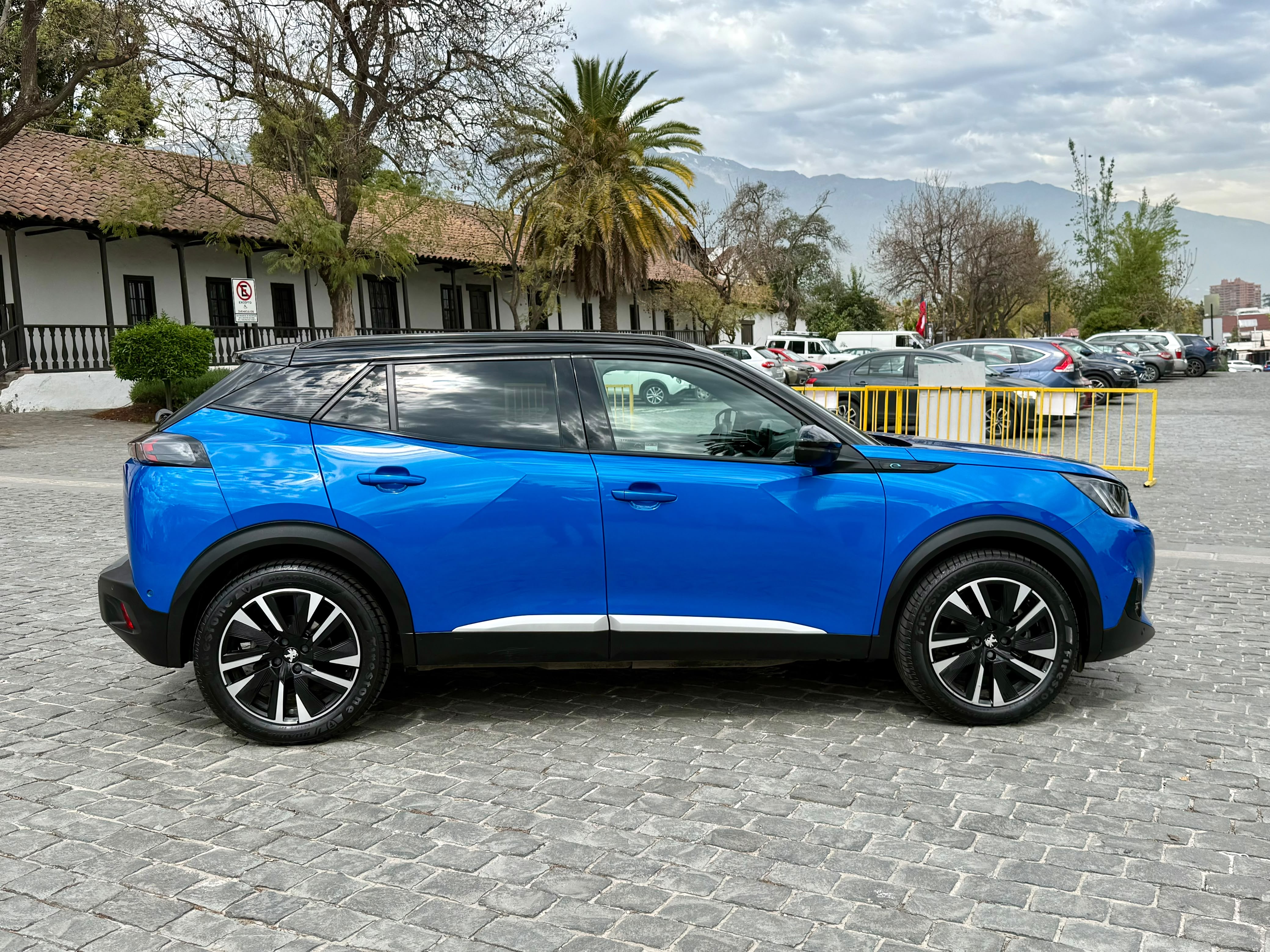 Peugeot 2008 — foto 6 de 20