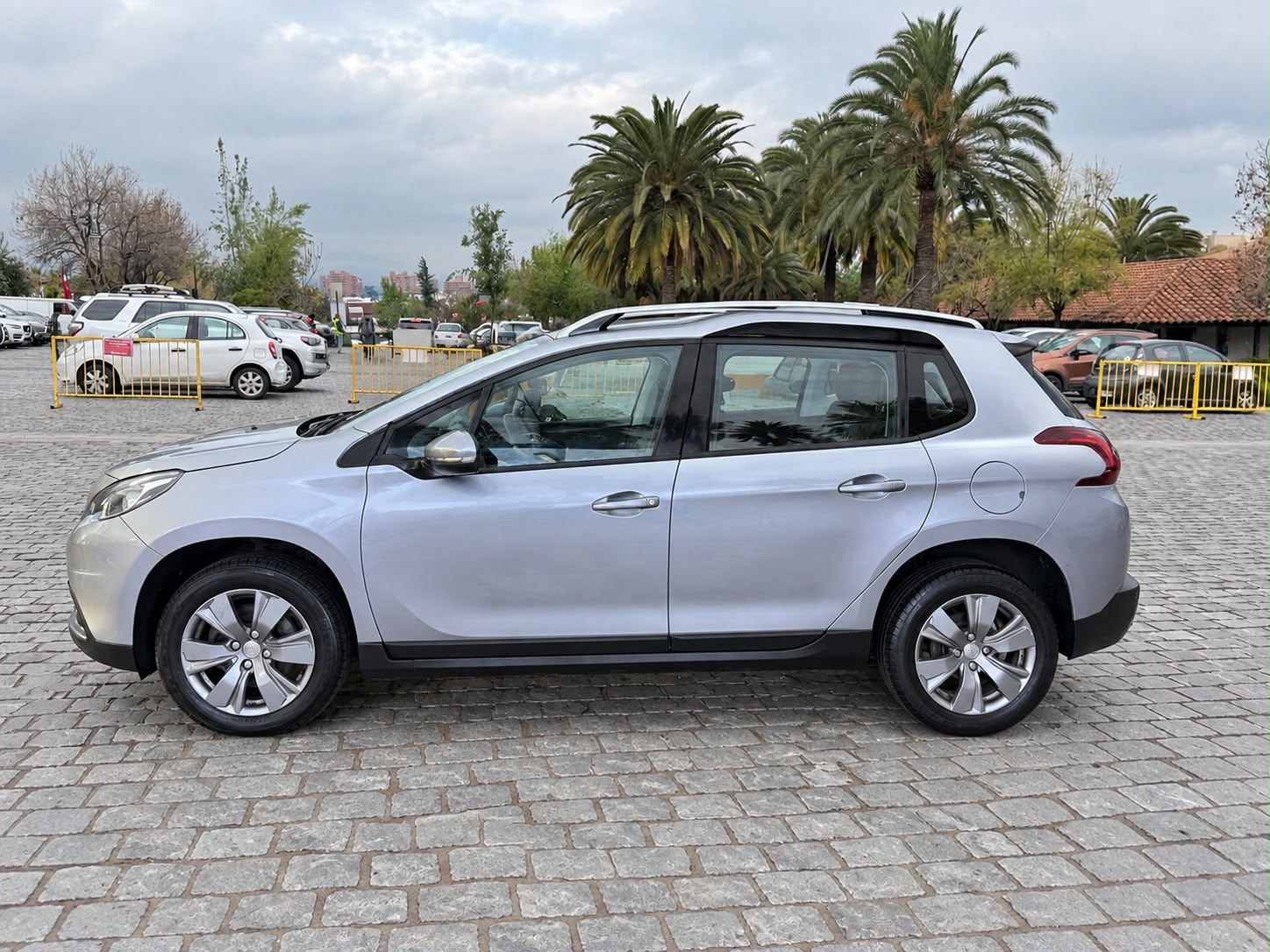Peugeot 2008 — foto 5 de 15