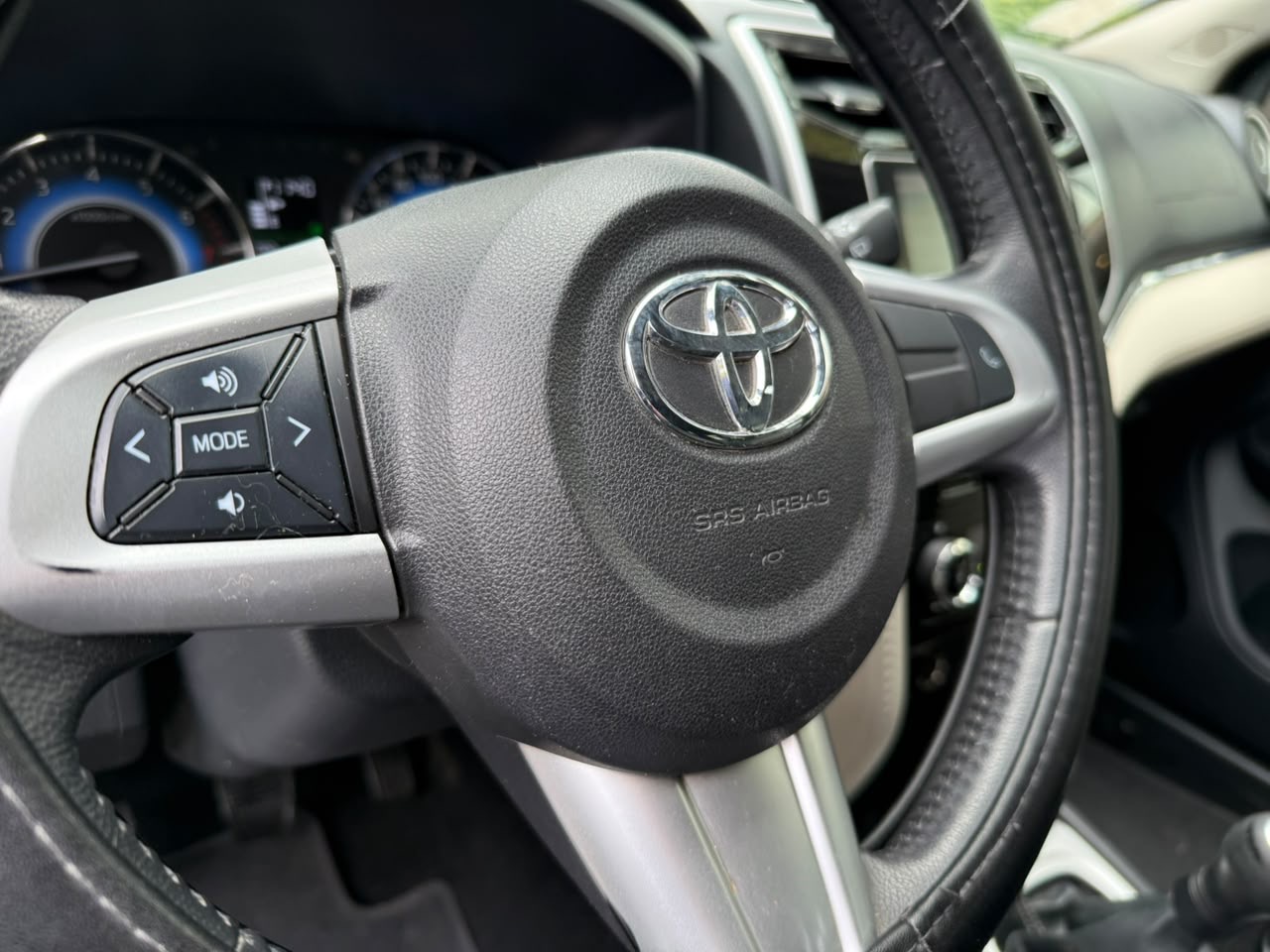 Toyota Rush — foto 19 de 21