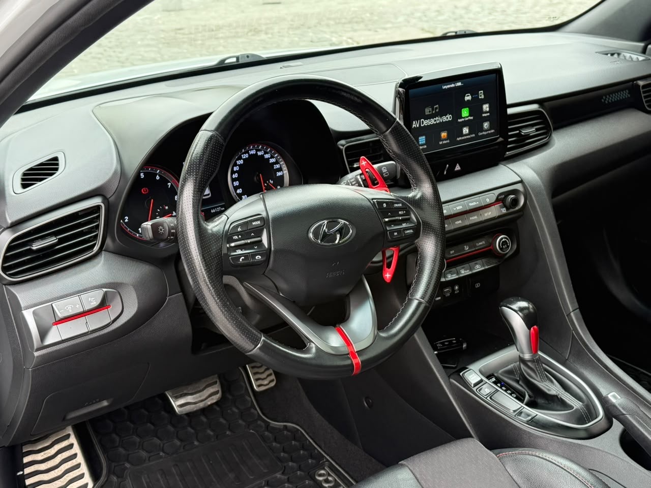Hyundai Veloster — foto 18 de 21