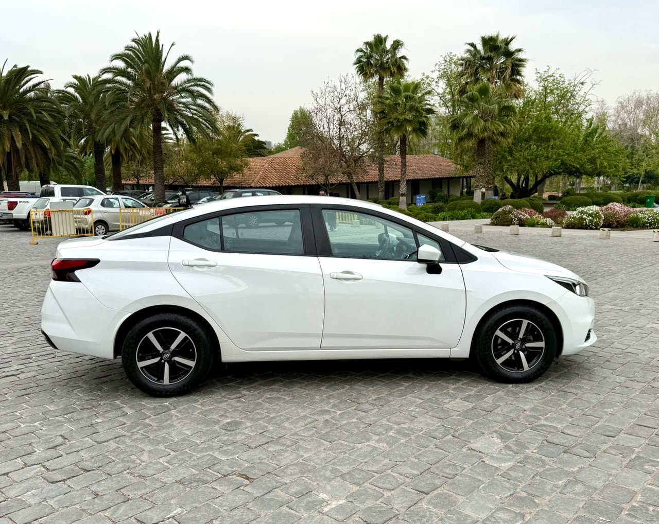 Nissan Versa — foto 6 de 16