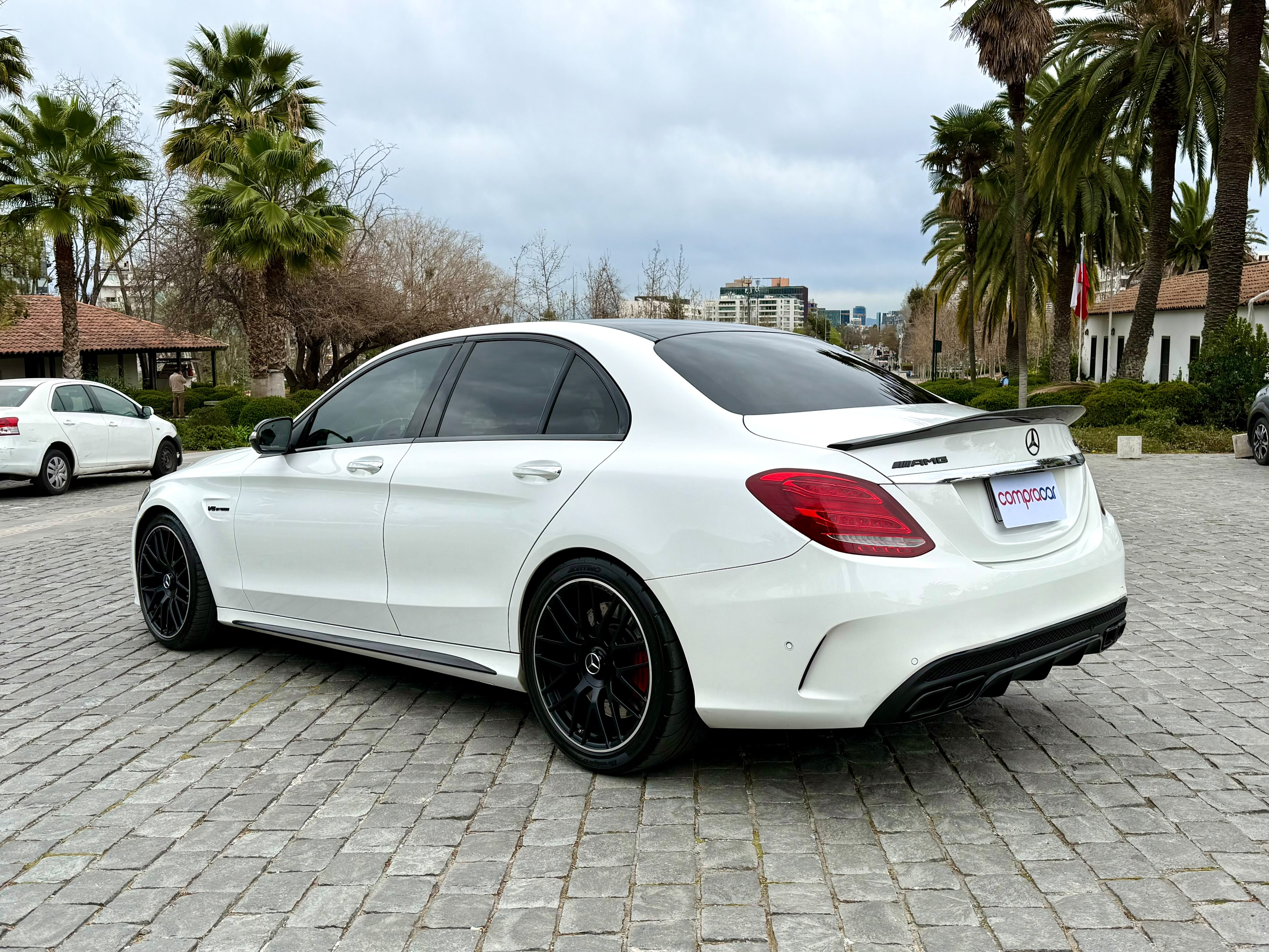 Mercedes-Benz C63 S — foto 4 de 20