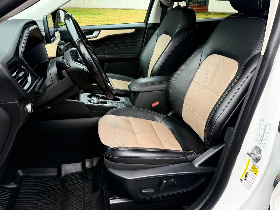 Ford Escape — foto 18 de 20