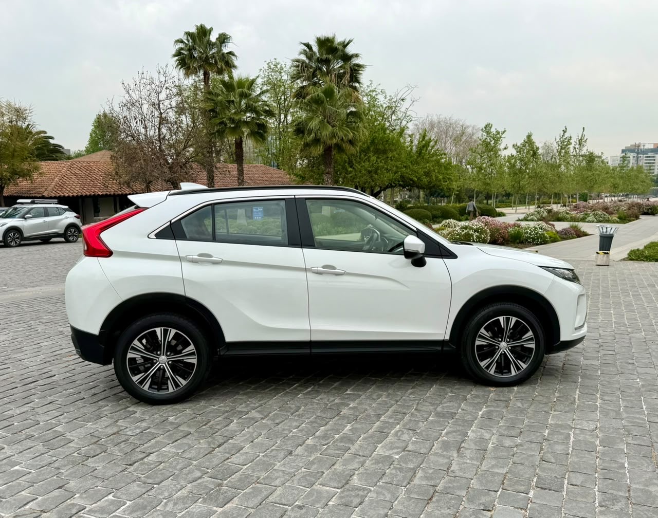 Mitsubishi Eclipse Cross — foto 6 de 20