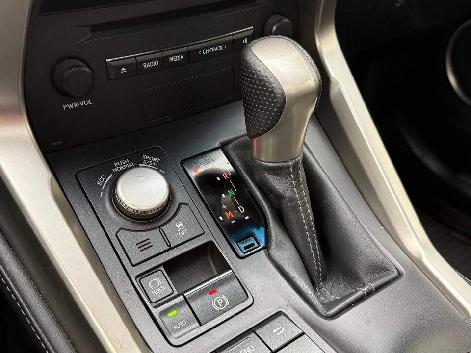 Lexus Nx200 — foto 15 de 20