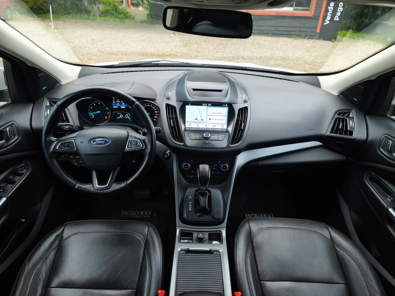 Ford Escape — foto 8 de 13