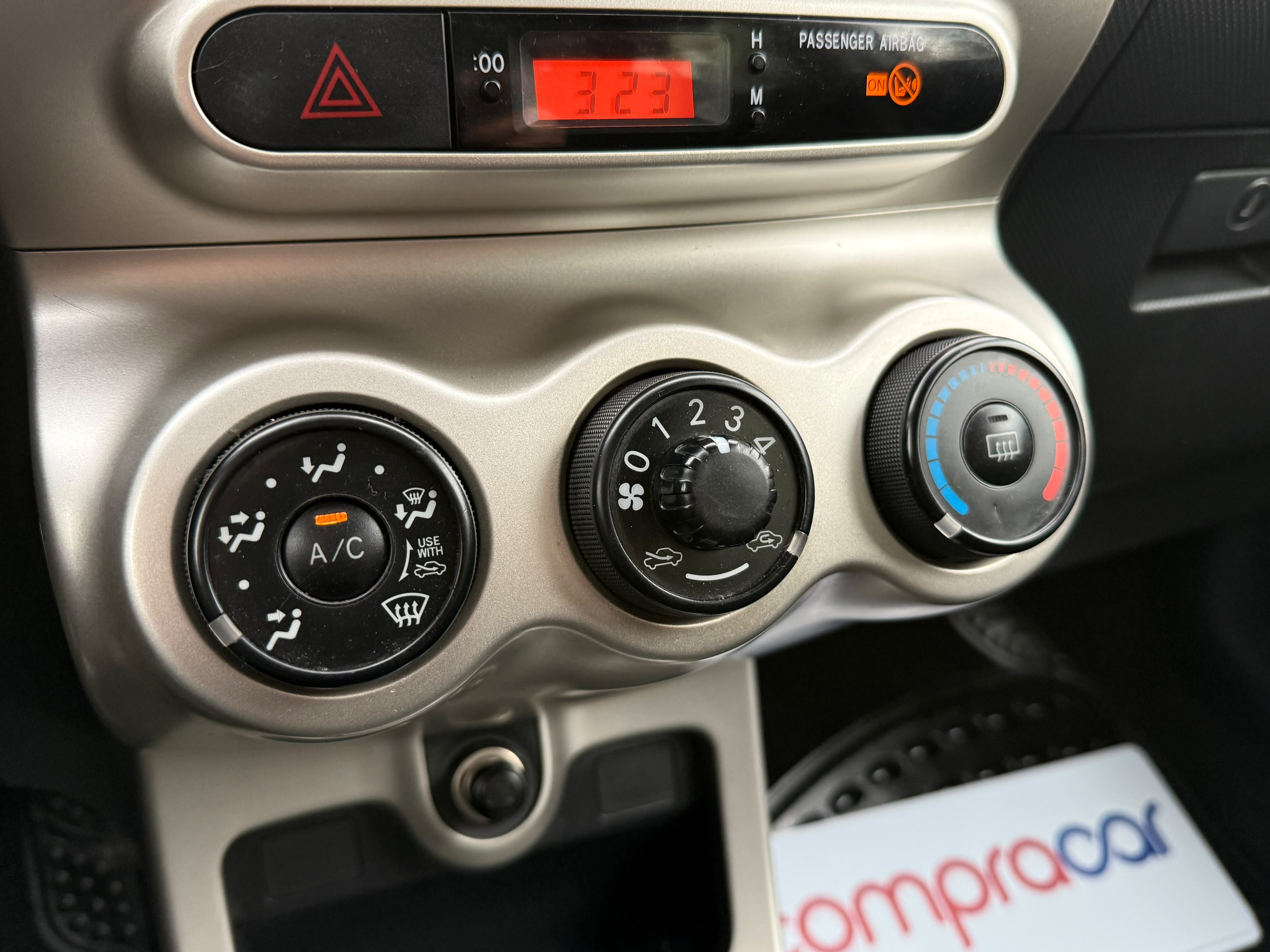 Toyota Urban — foto 13 de 17
