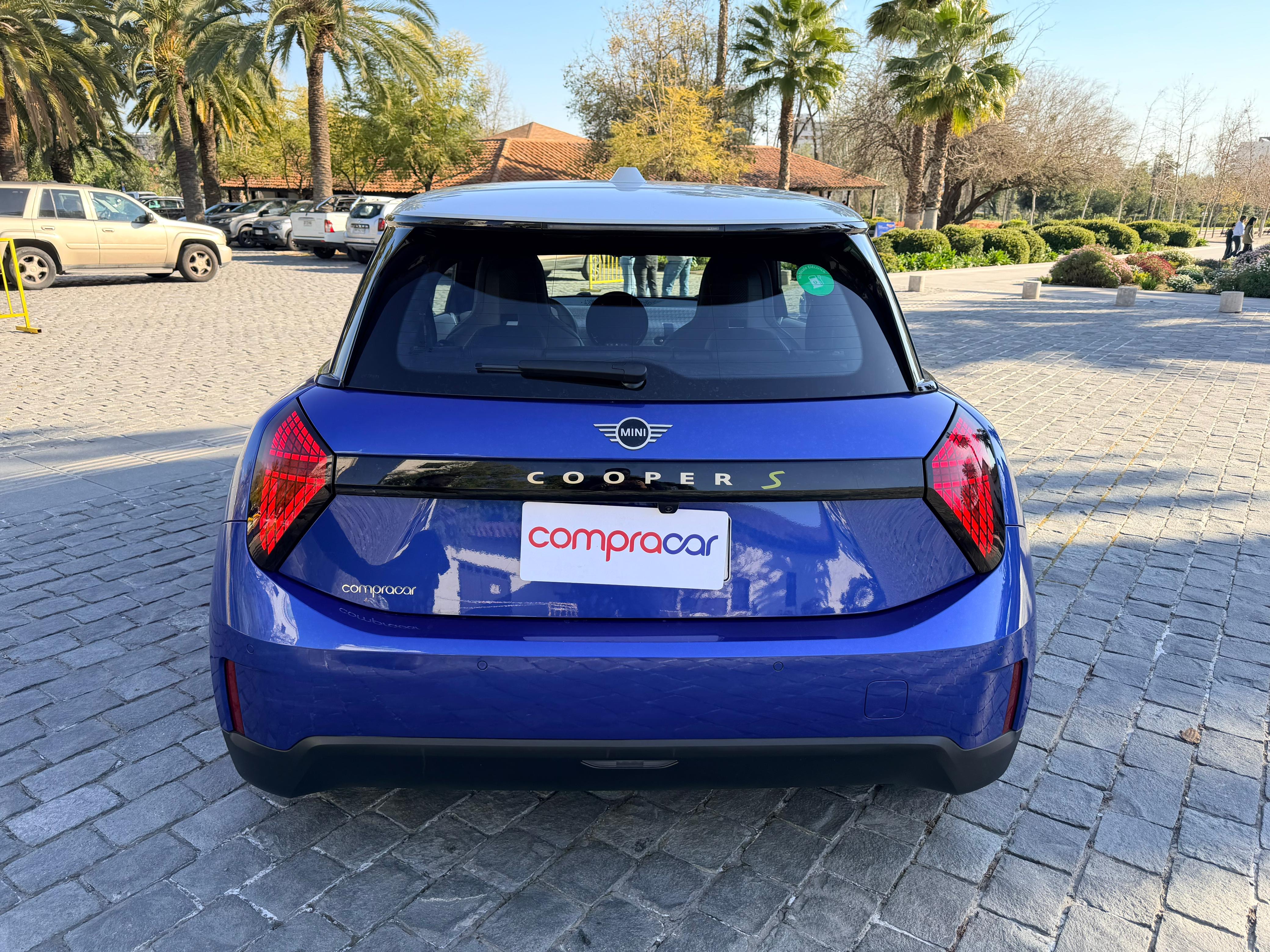 MINI Cooper — foto 7 de 17