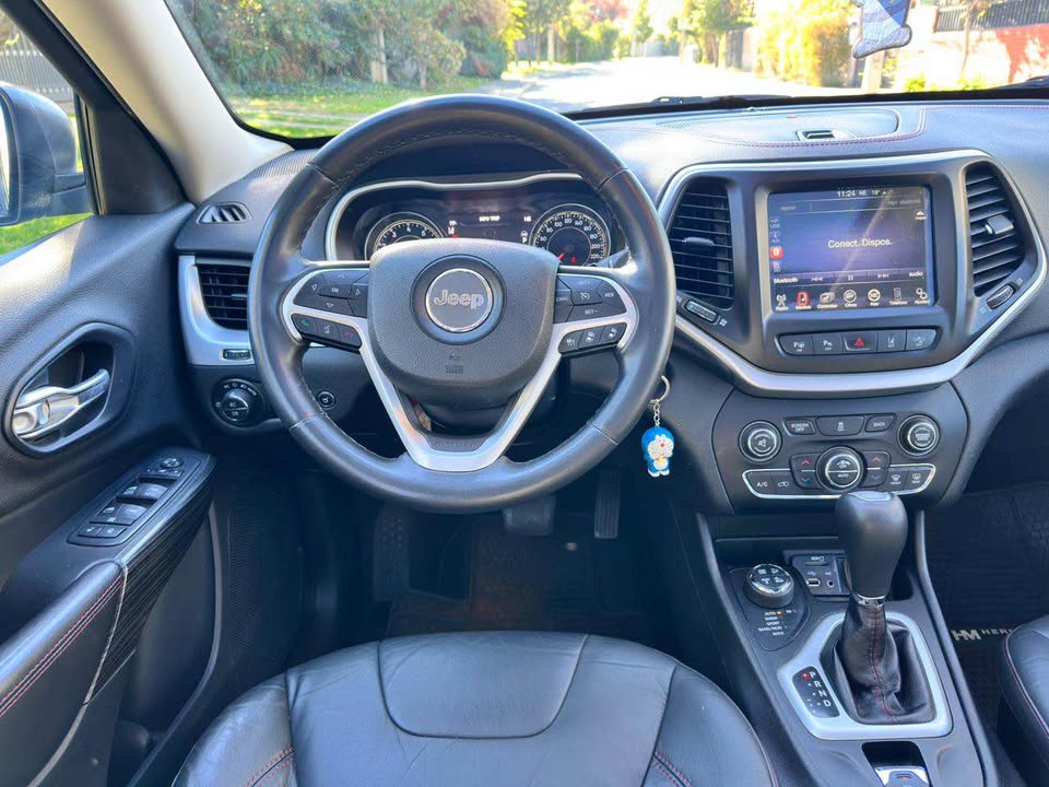 Jeep Cherokee — foto 14 de 20