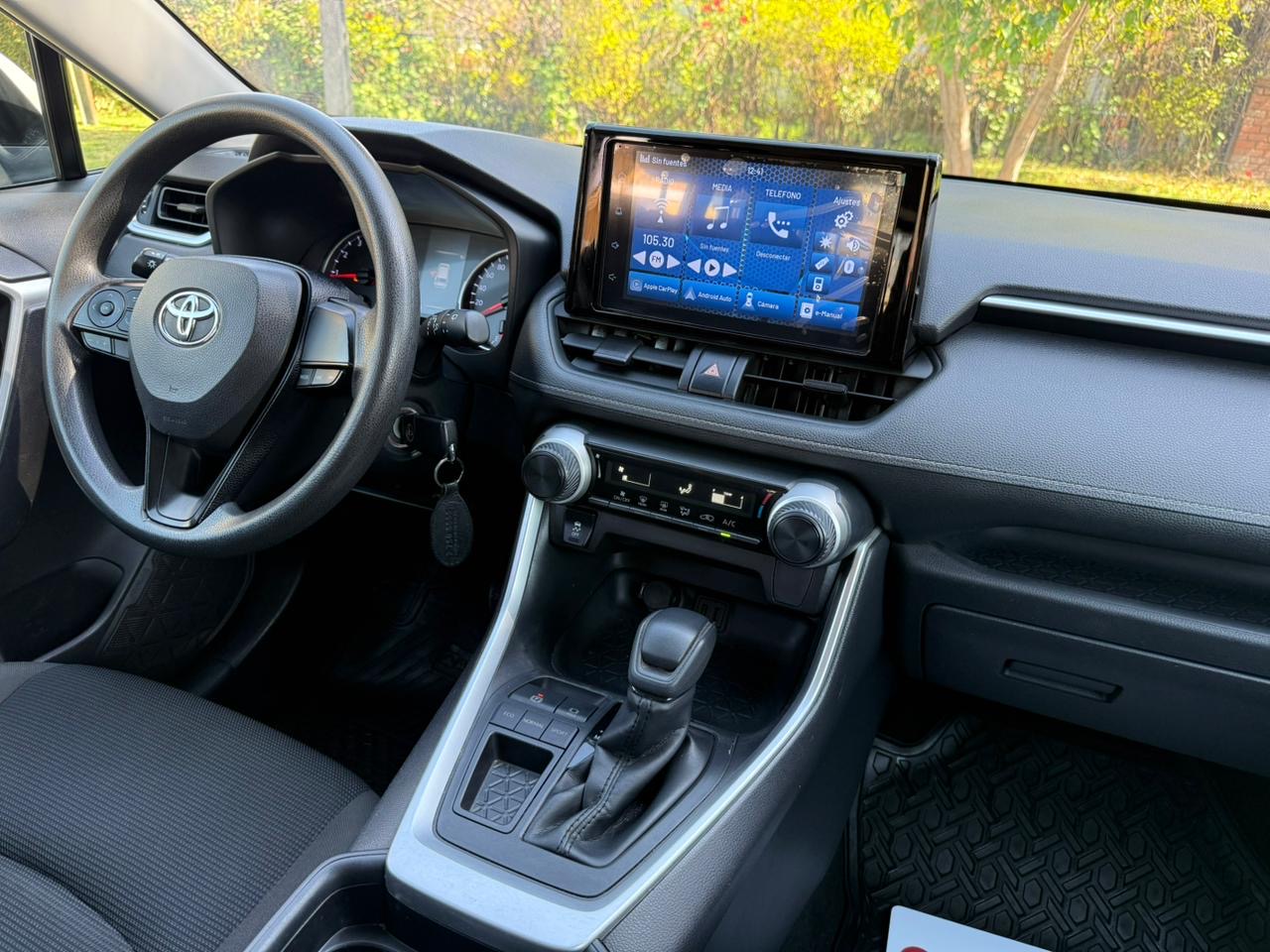 Toyota RAV4 — foto 18 de 18