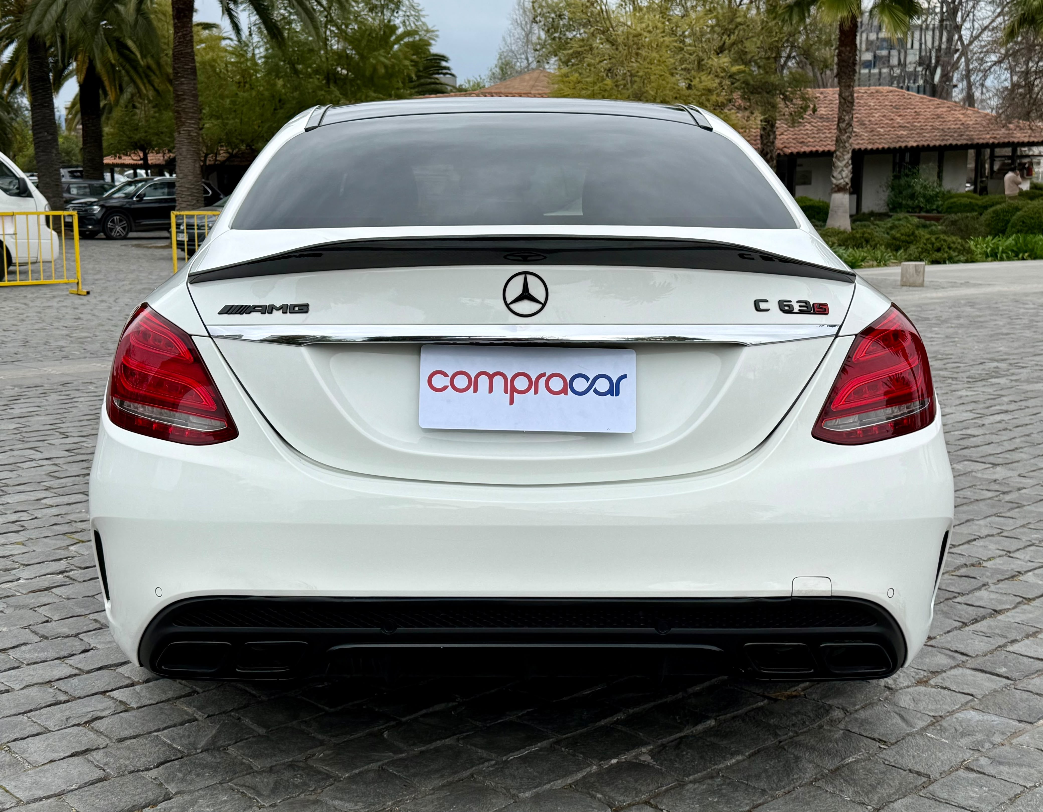 Mercedes-Benz C63 S — foto 10 de 20