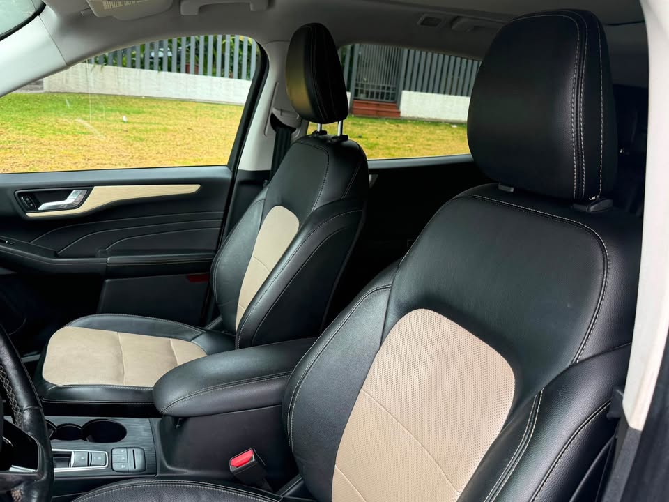 Ford Escape — foto 19 de 20