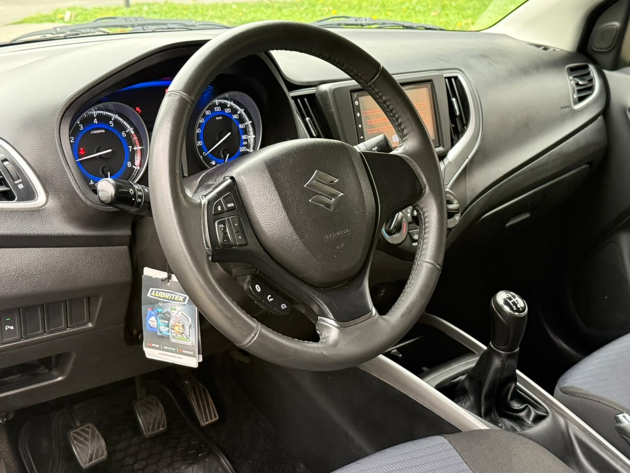 Suzuki Baleno — foto 18 de 20