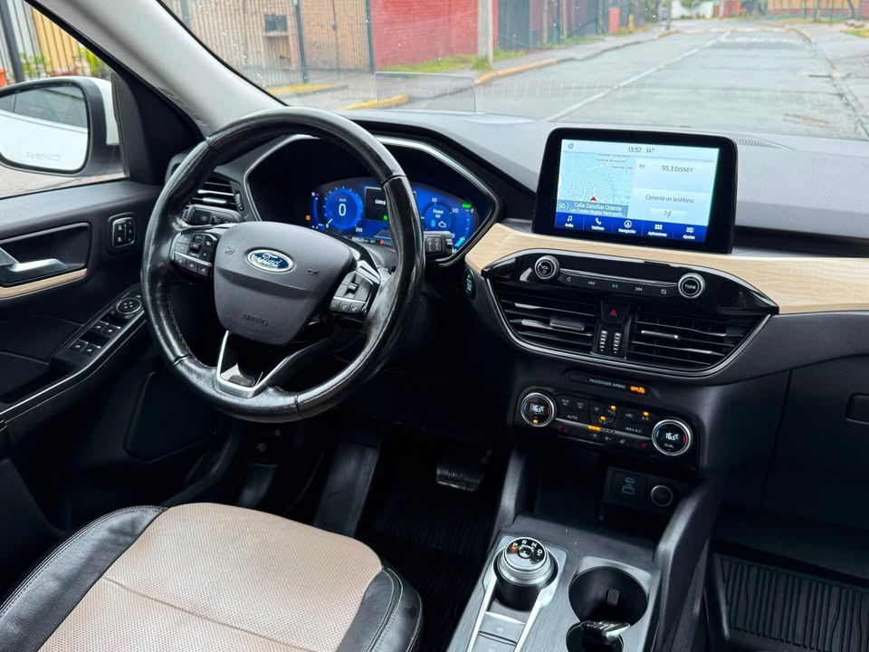 Ford Escape — foto 16 de 20