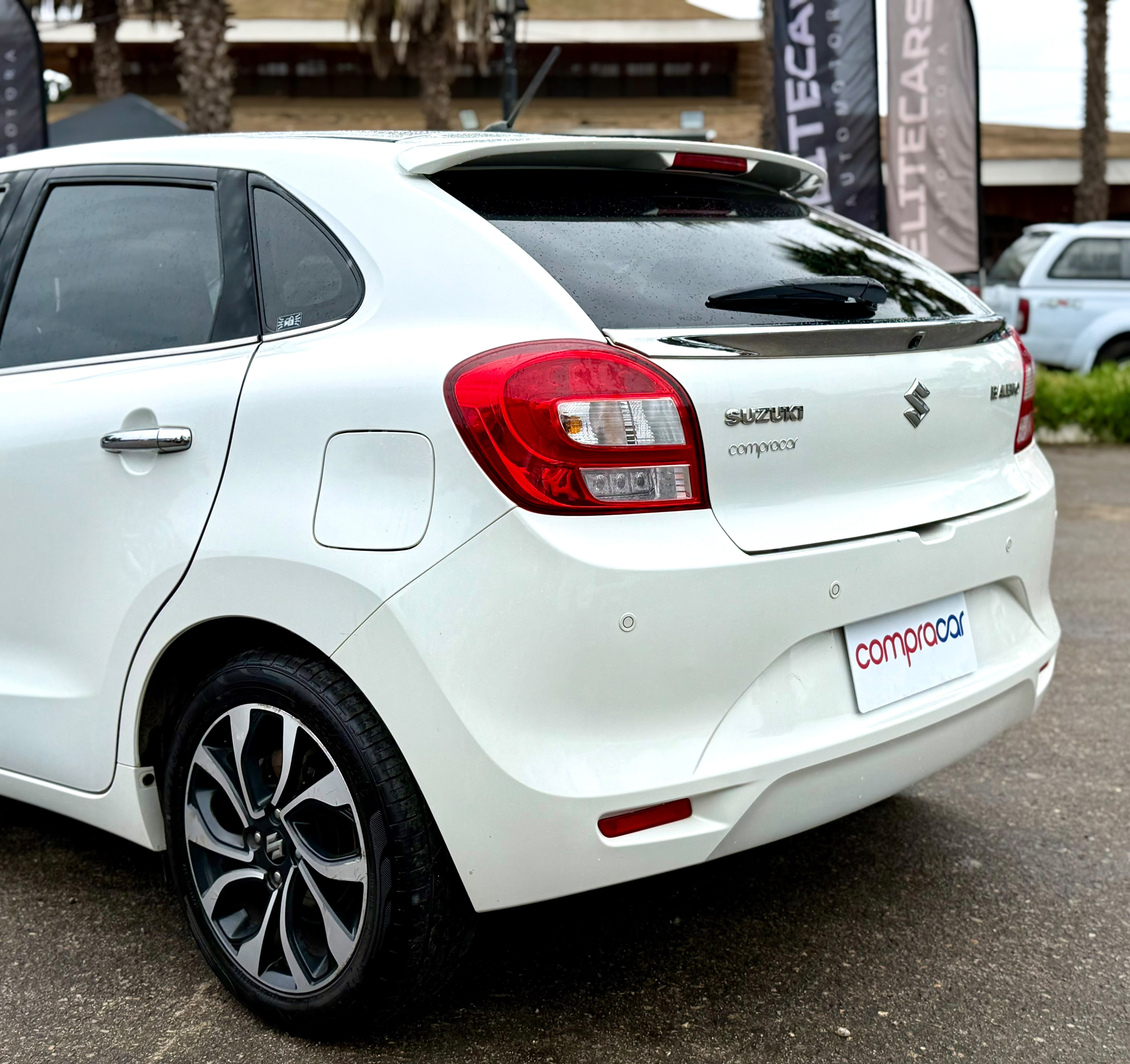 Suzuki Baleno — foto 10 de 15