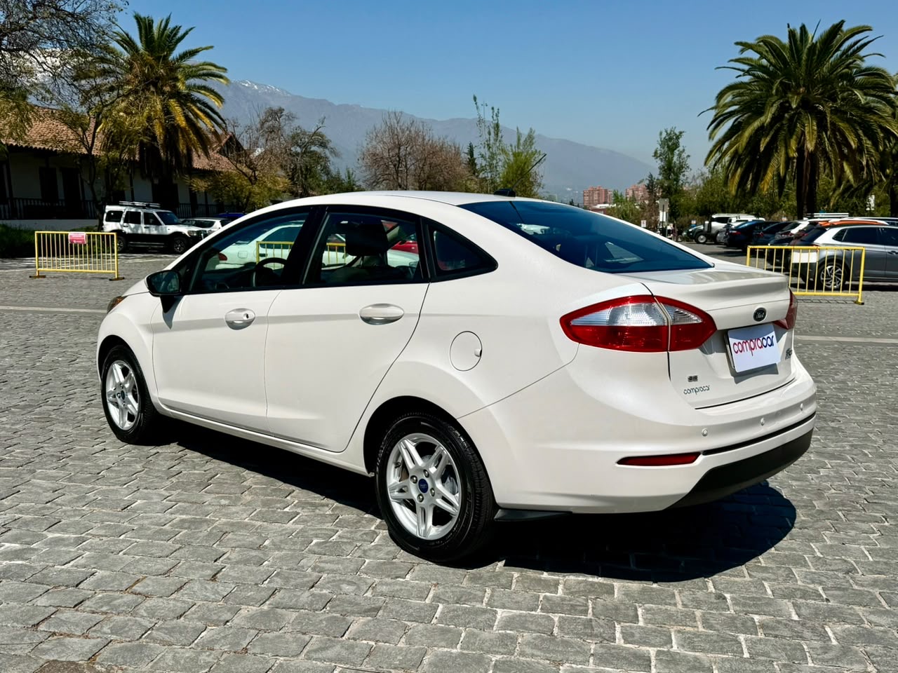 Ford Fiesta — foto 4 de 17