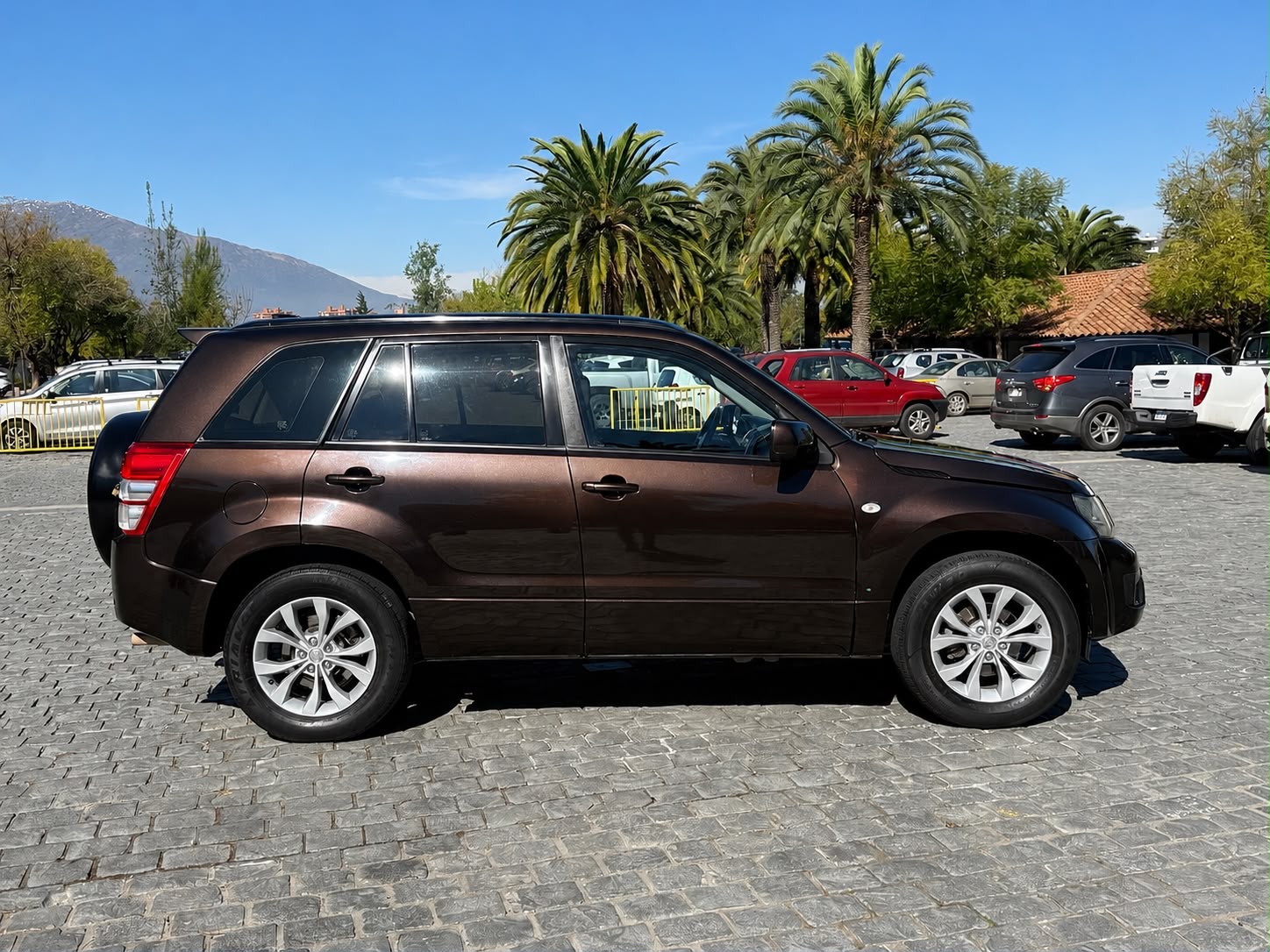 Suzuki Grand Nomade — foto 6 de 15
