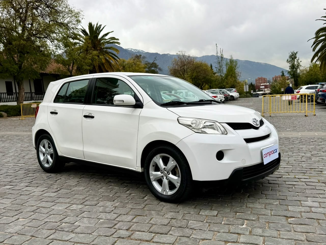 Toyota Urban — foto 2 de 17