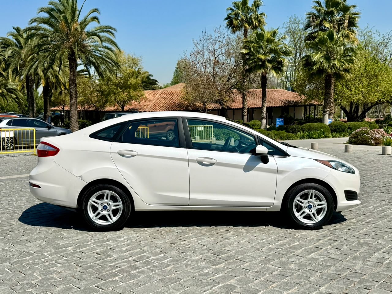 Ford Fiesta — foto 6 de 17