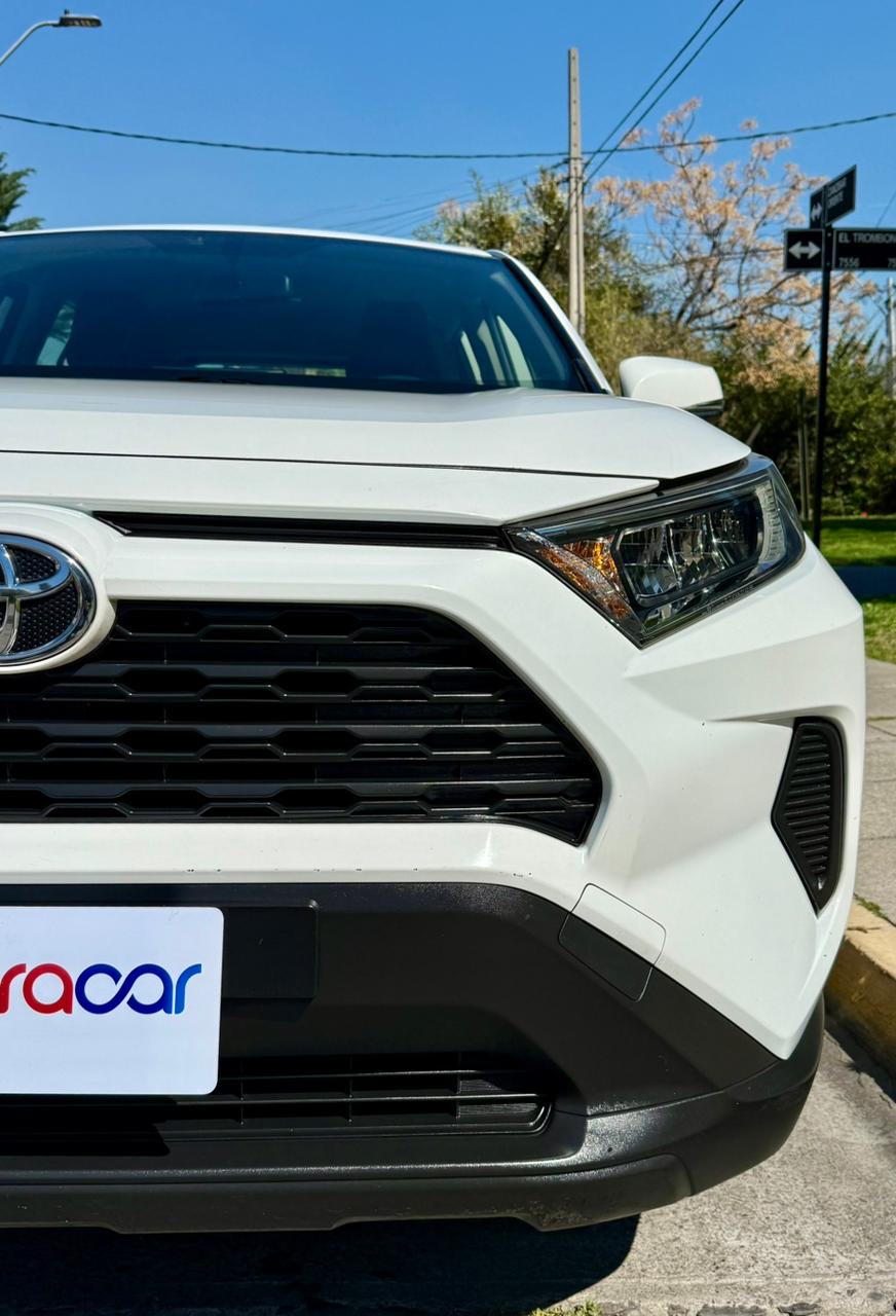 Toyota RAV4 — foto 8 de 18