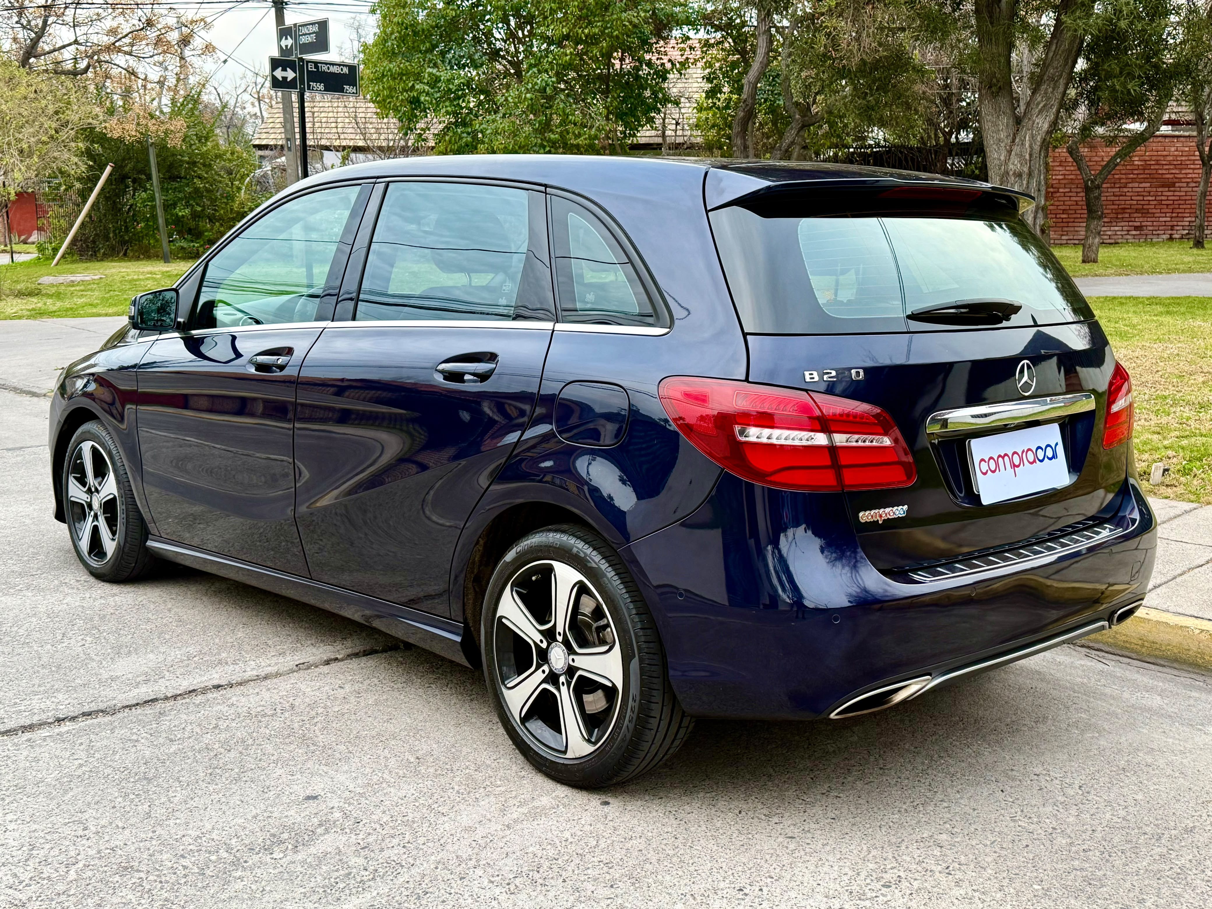 Mercedes-Benz B220 — foto 4 de 17