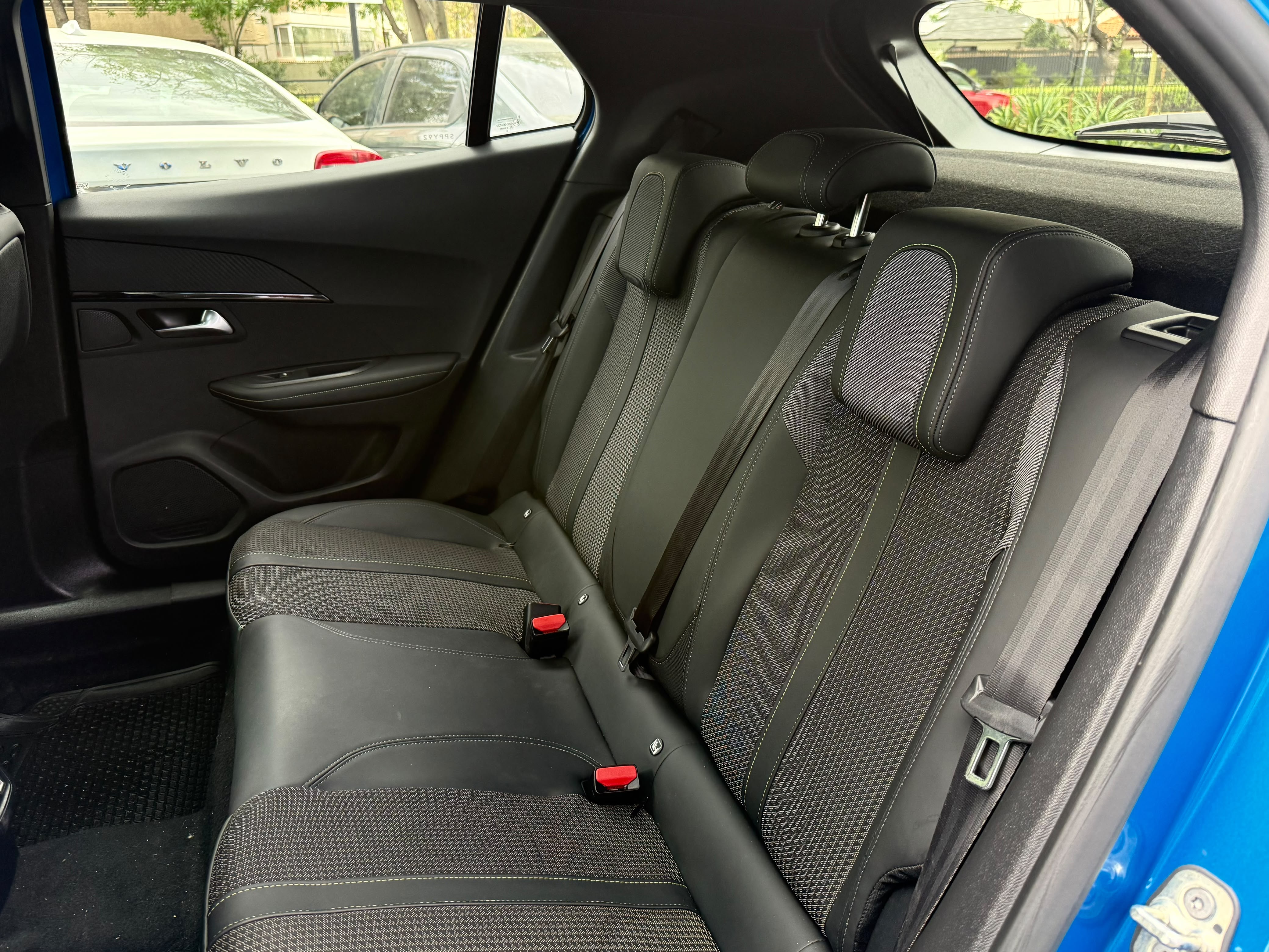 Peugeot 2008 — foto 20 de 20
