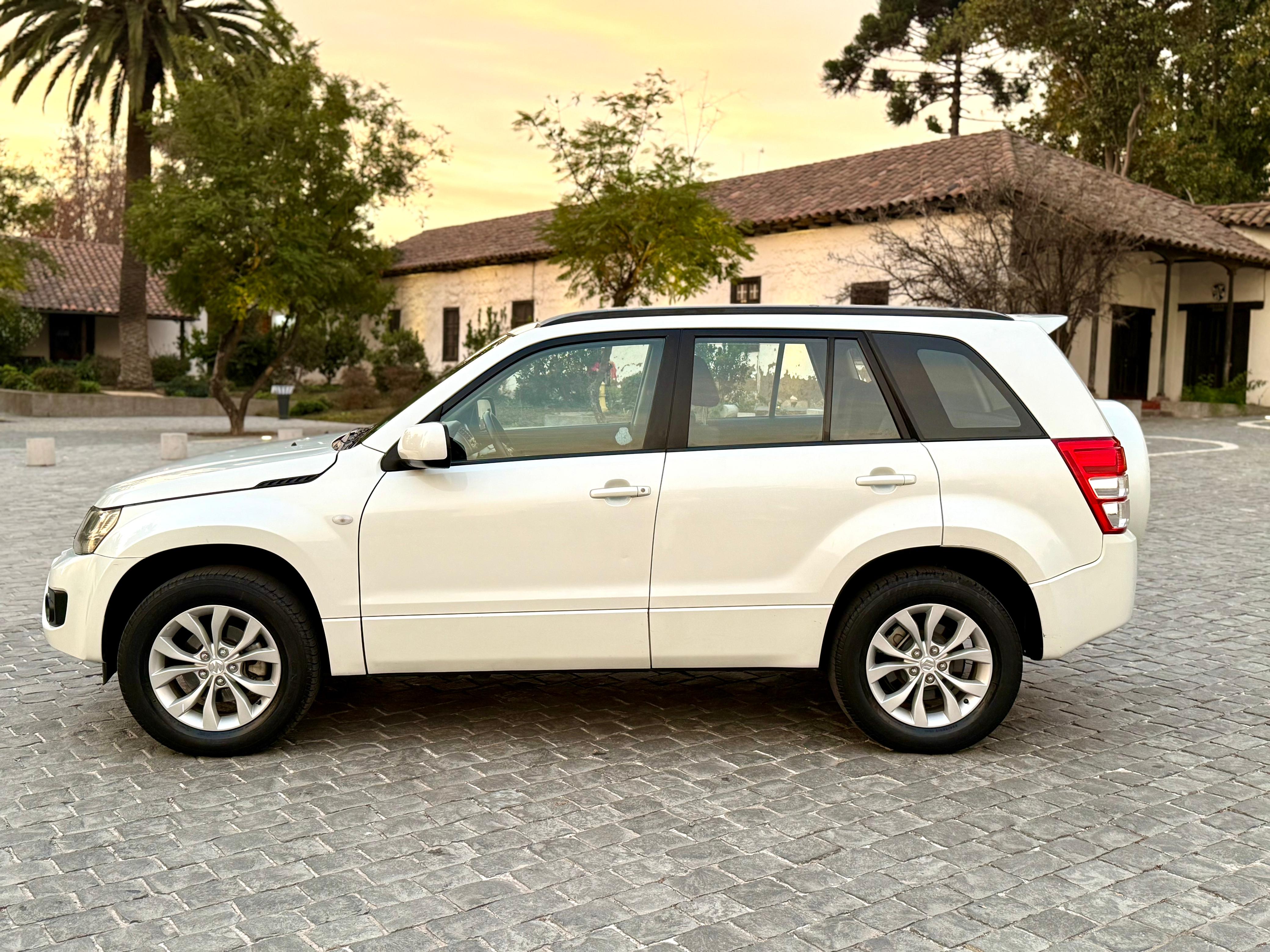Suzuki Grand Nomade — foto 3 de 17