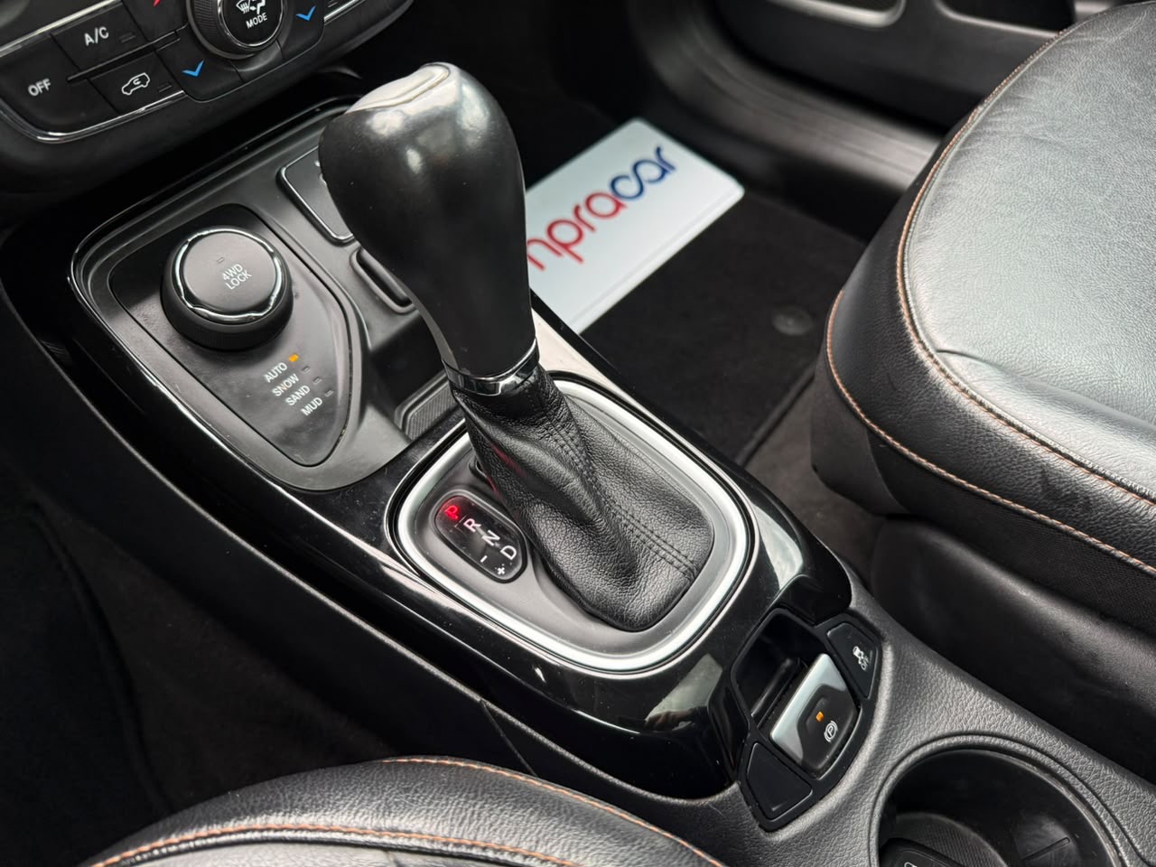 Jeep Compass — foto 13 de 20