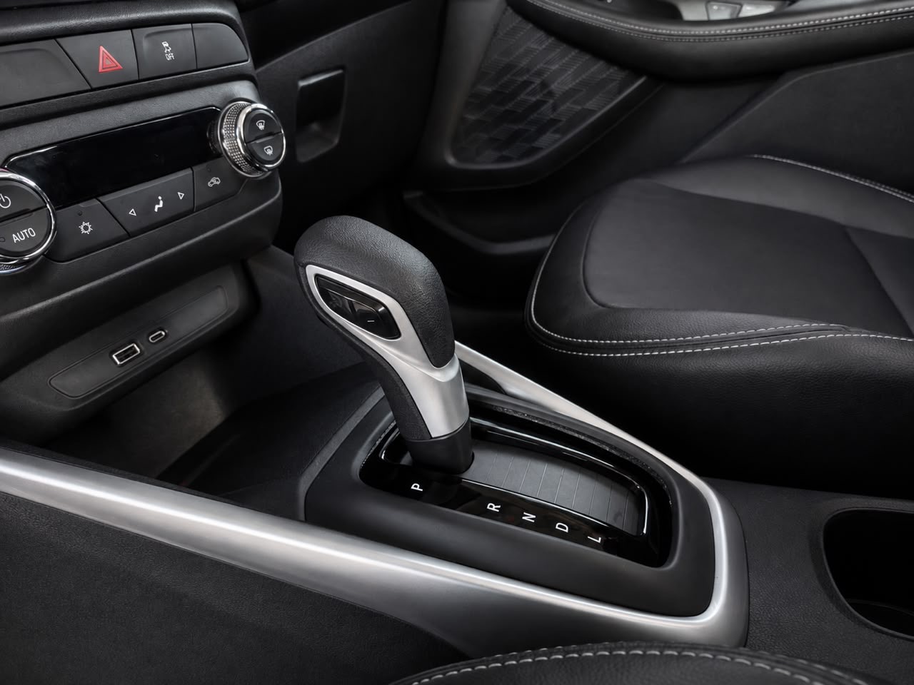 Chevrolet Montana — foto 15 de 20