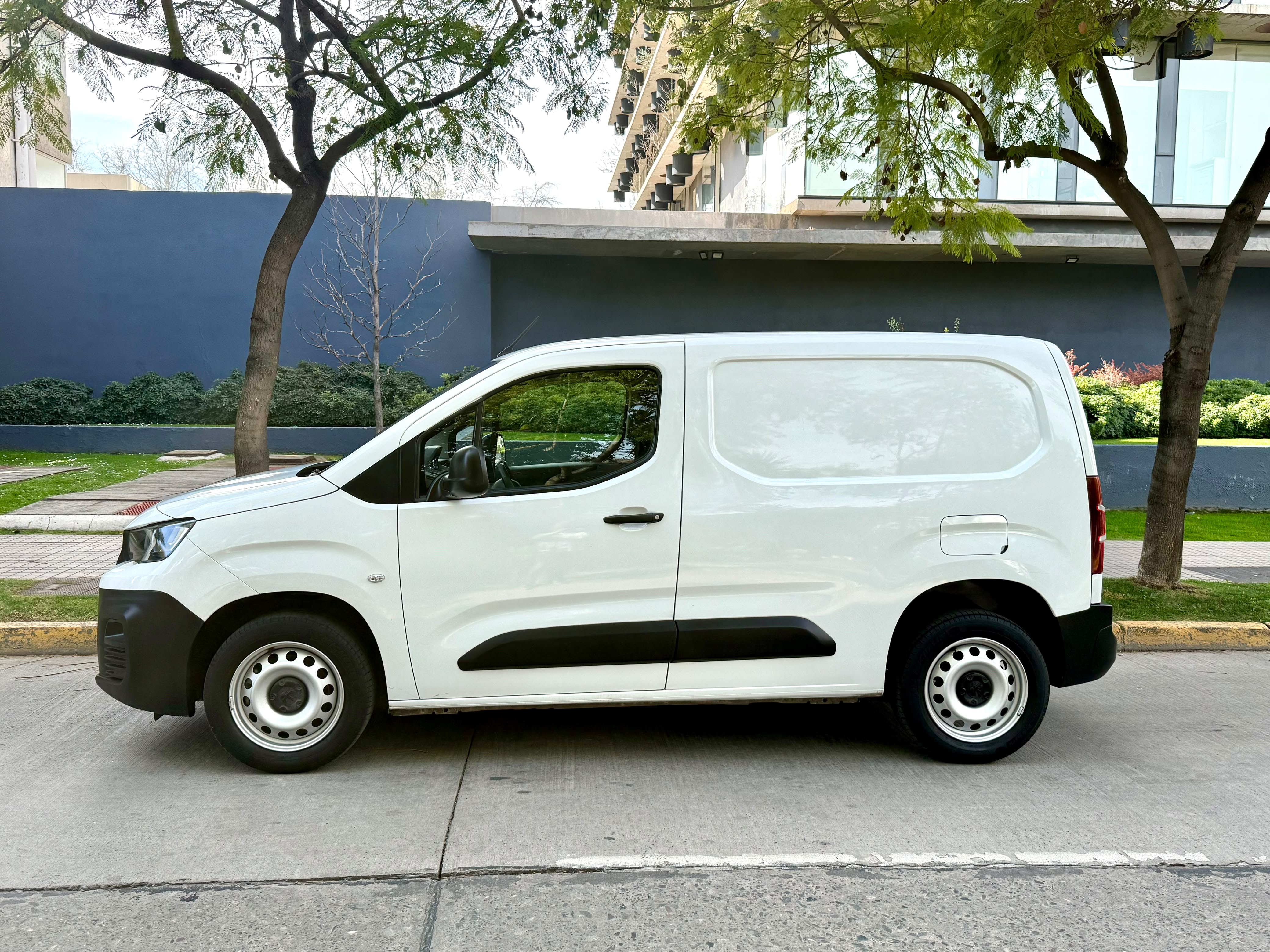 Peugeot Partner — foto 5 de 12