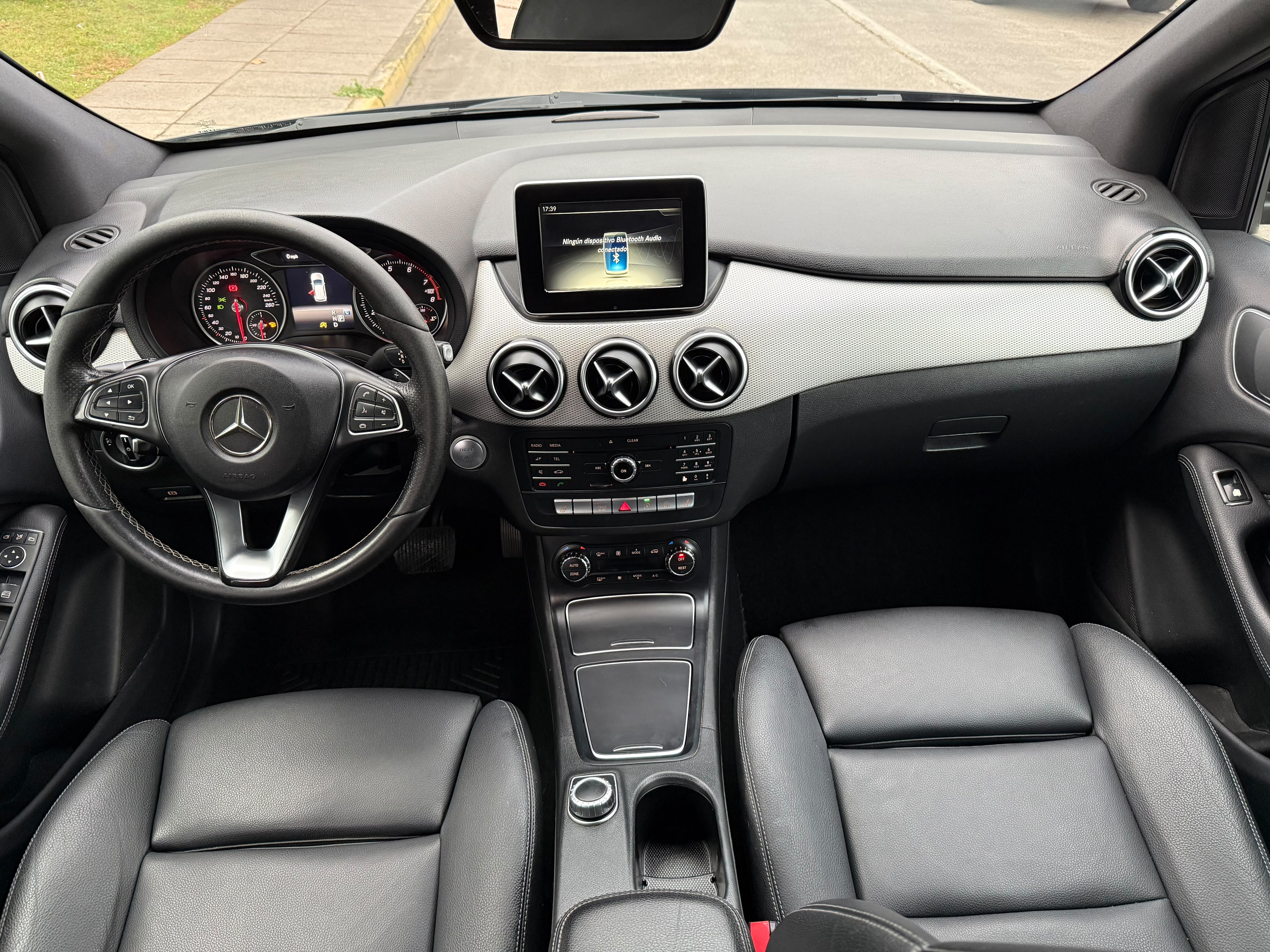 Mercedes-Benz B220 — foto 14 de 17