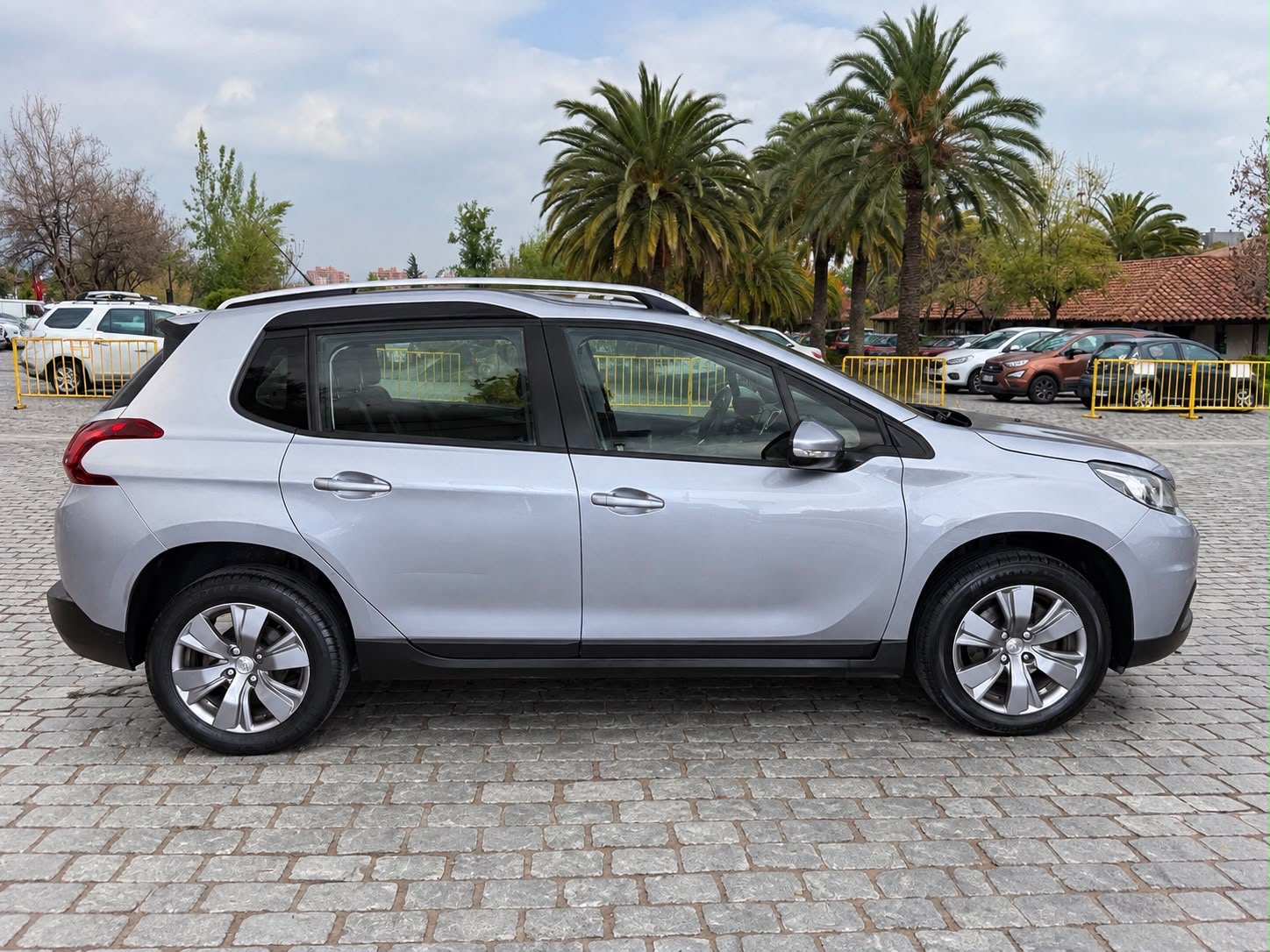 Peugeot 2008 — foto 6 de 15