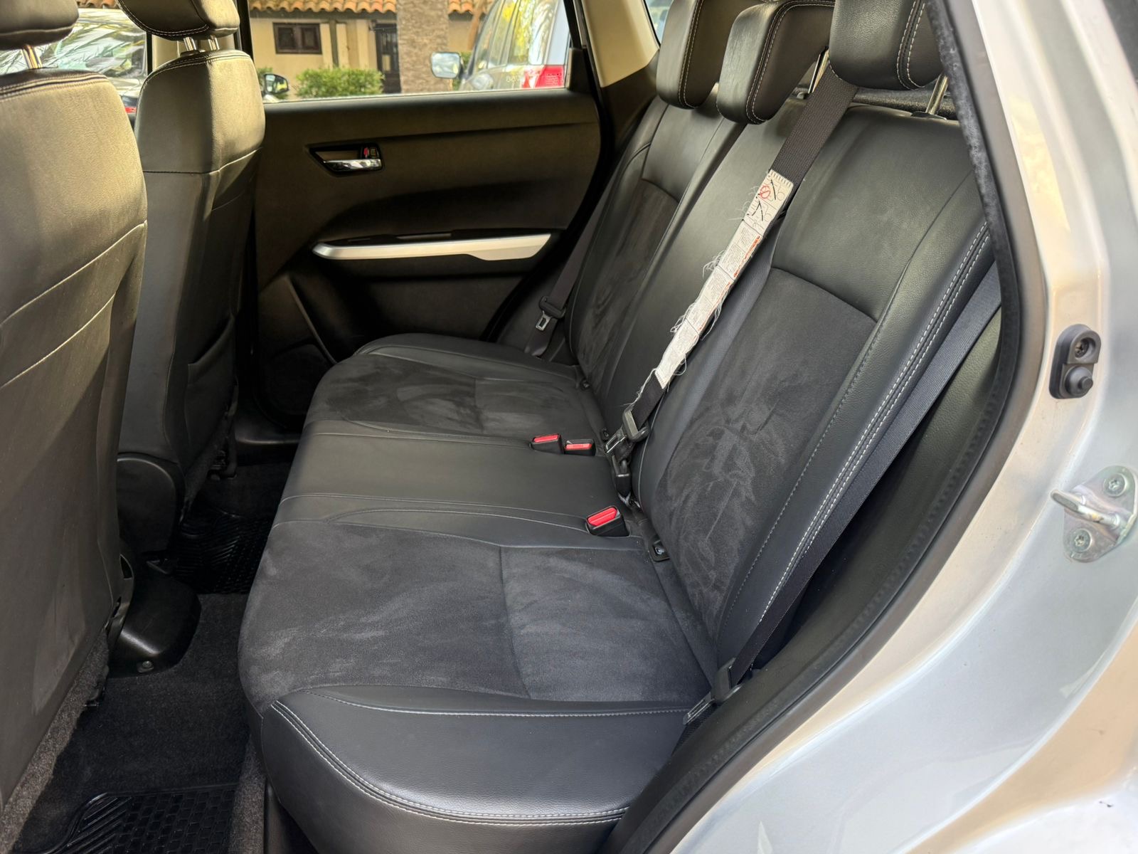 Suzuki Vitara — foto 18 de 24