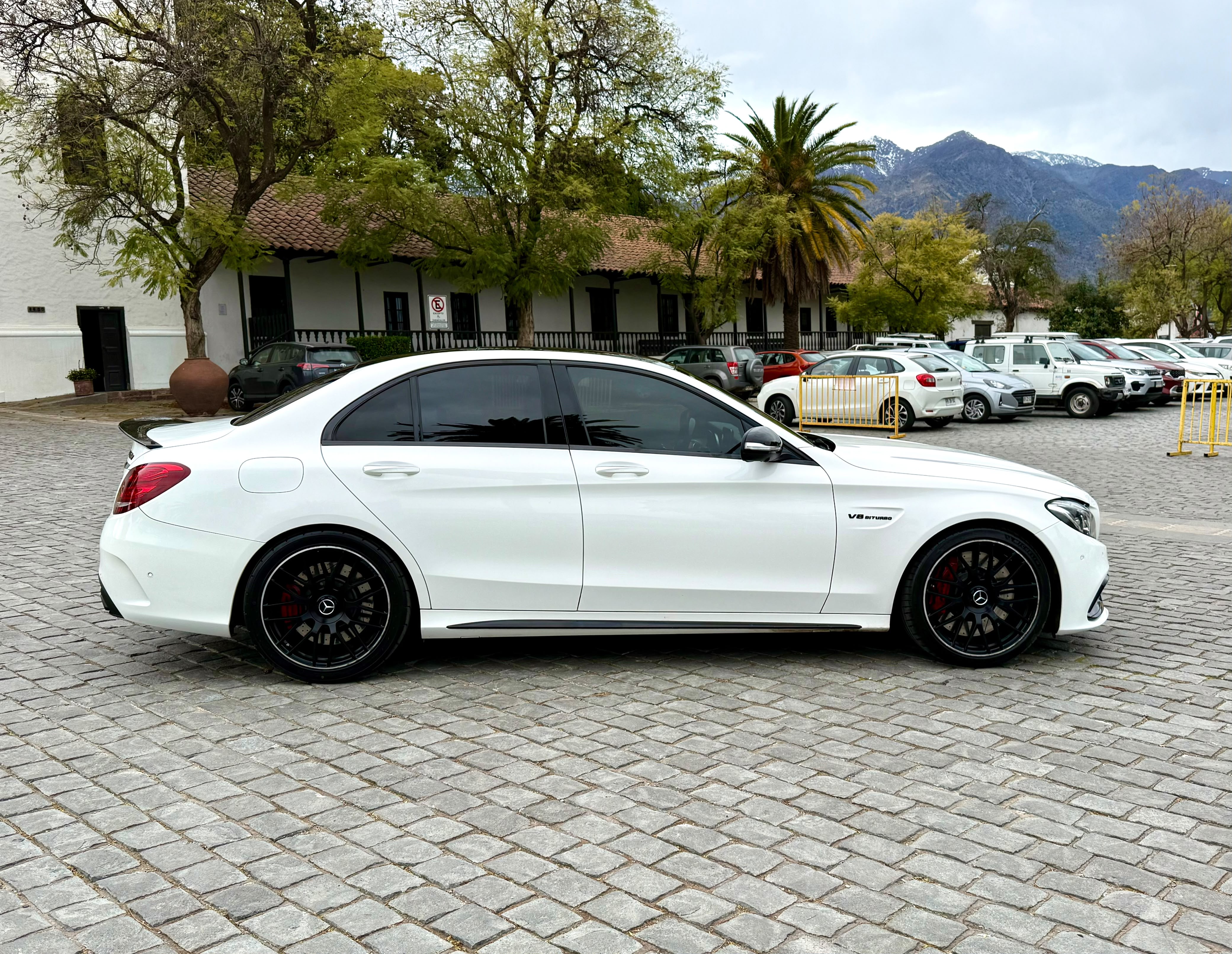Mercedes-Benz C63 S — foto 6 de 20