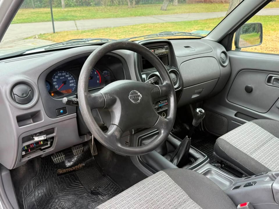 Nissan Terrano — foto 18 de 20