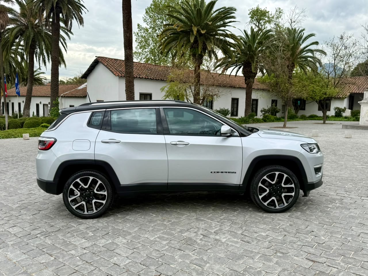 Jeep Compass — foto 6 de 20
