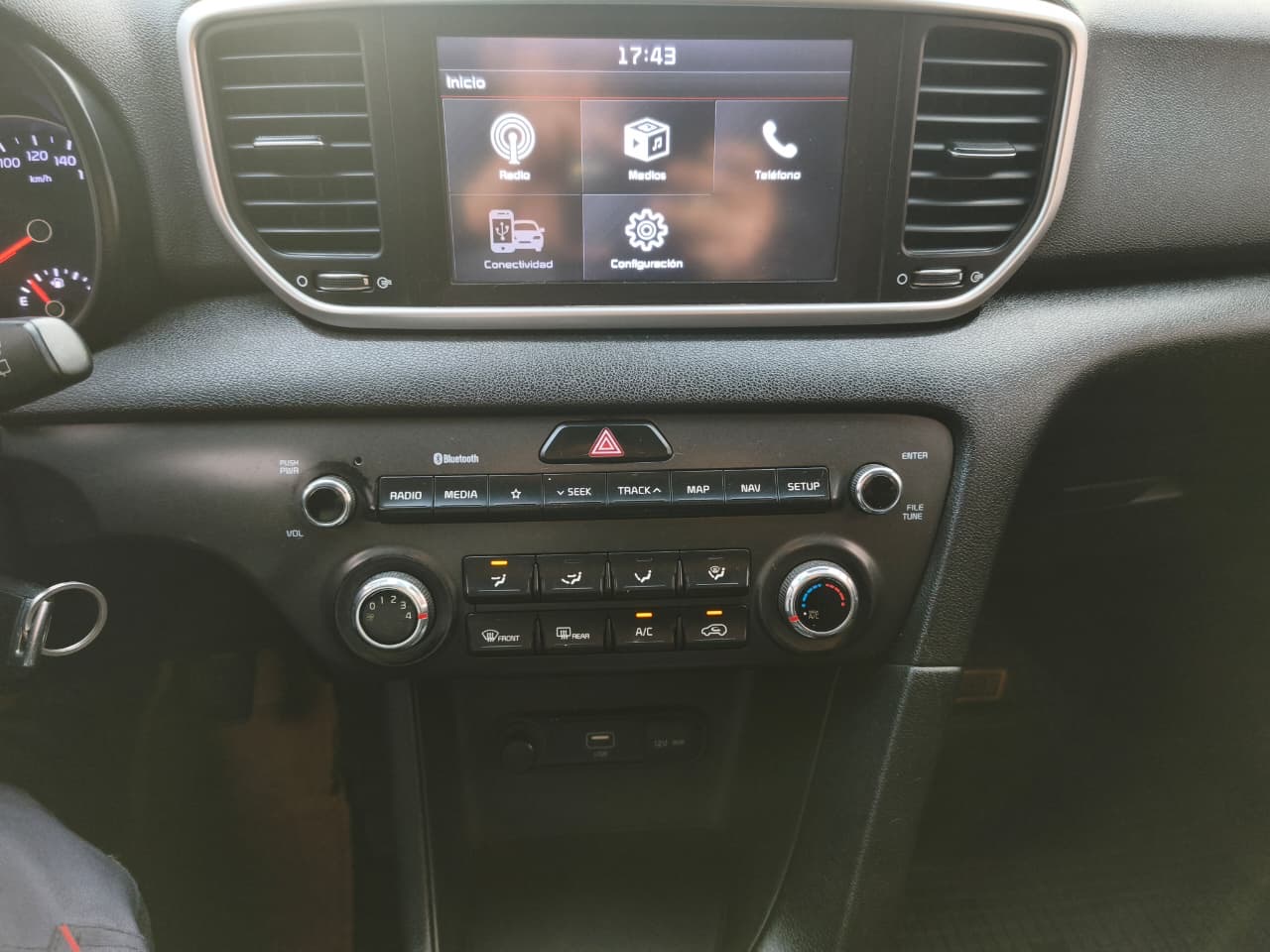 KIA Sportage — foto 10 de 16