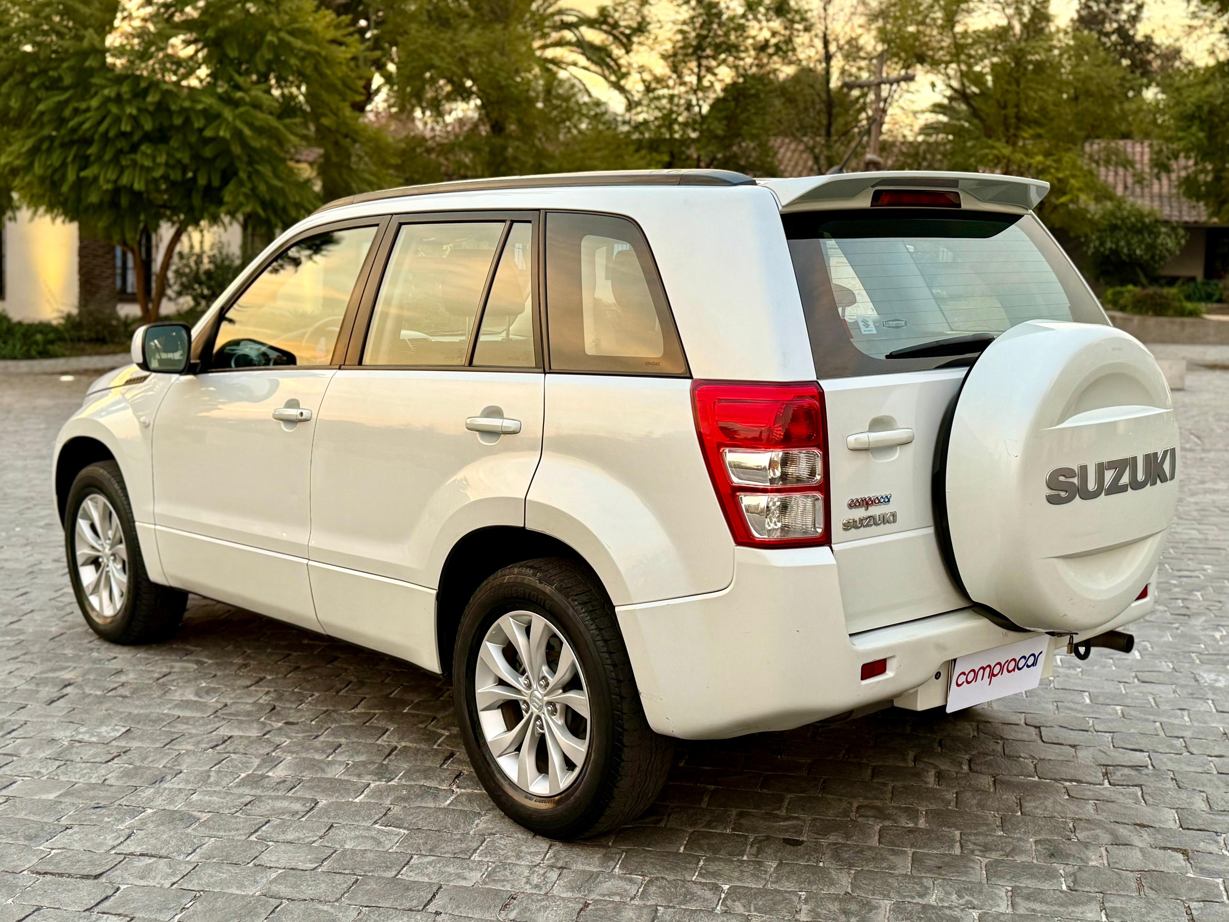 Suzuki Grand Nomade — foto 5 de 17