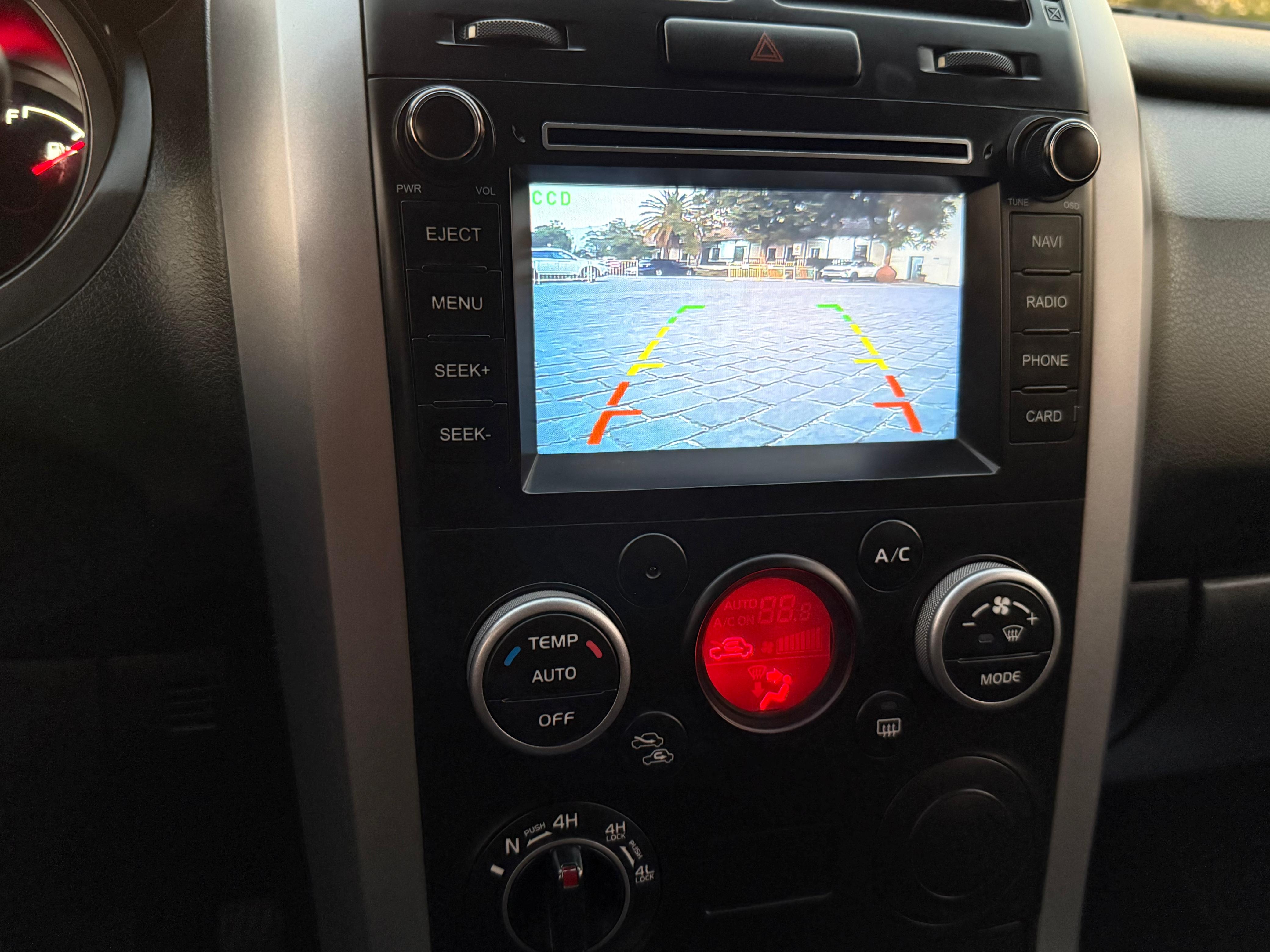 Suzuki Grand Nomade — foto 10 de 17