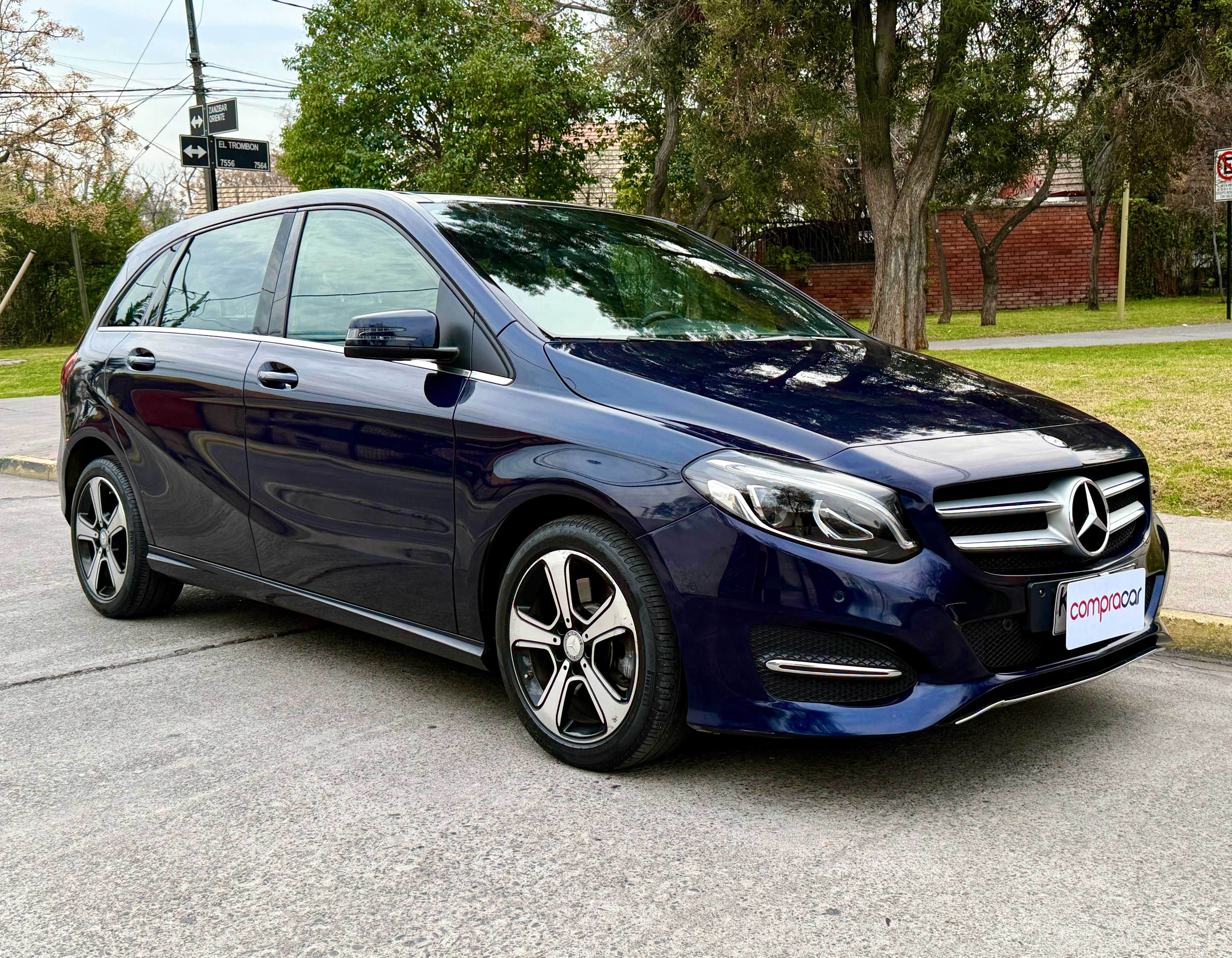 Mercedes-Benz B220 — foto 2 de 17