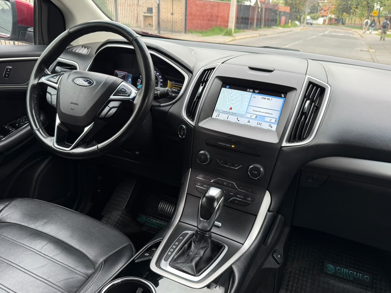 Ford Edge — foto 13 de 20